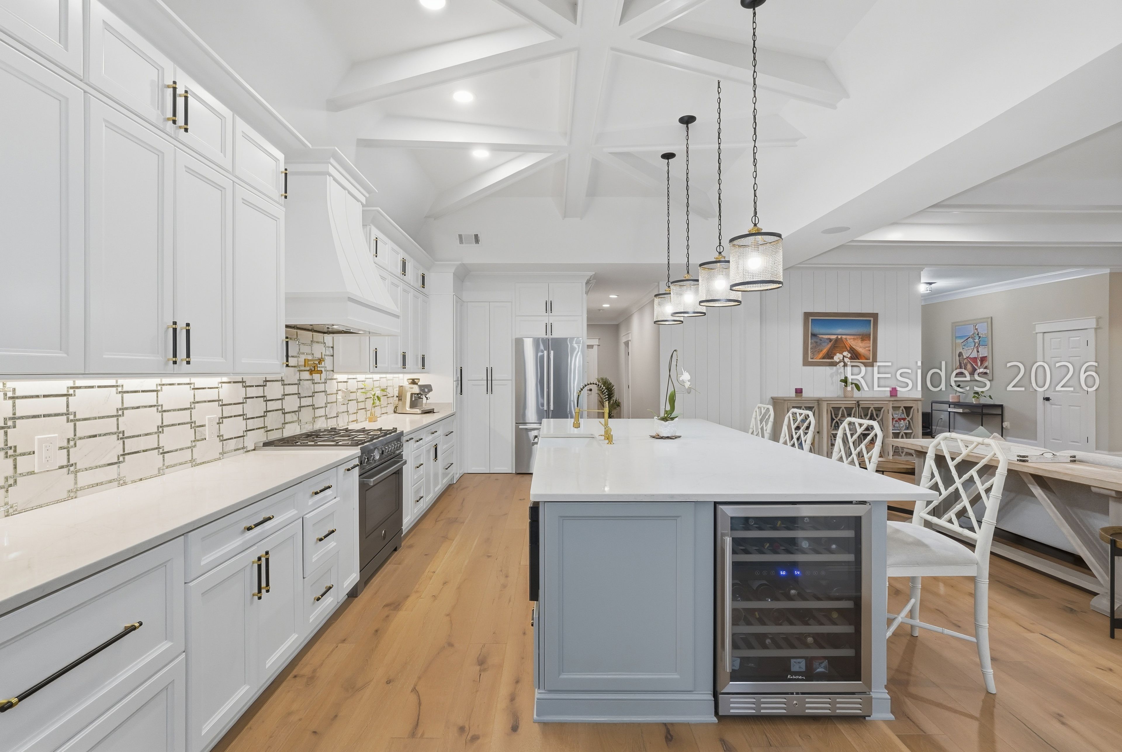 73 White Oaks Circle