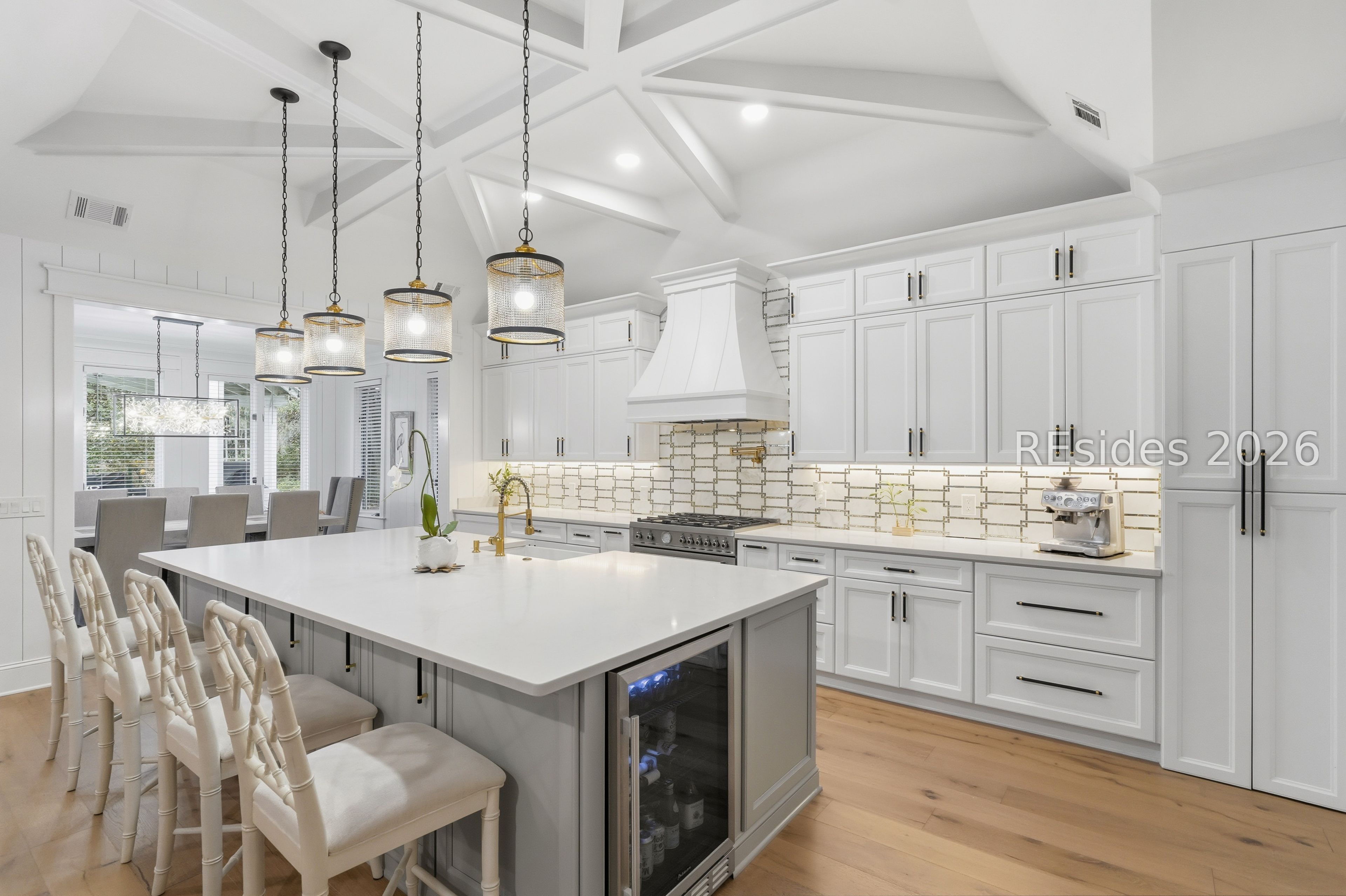 73 White Oaks Circle