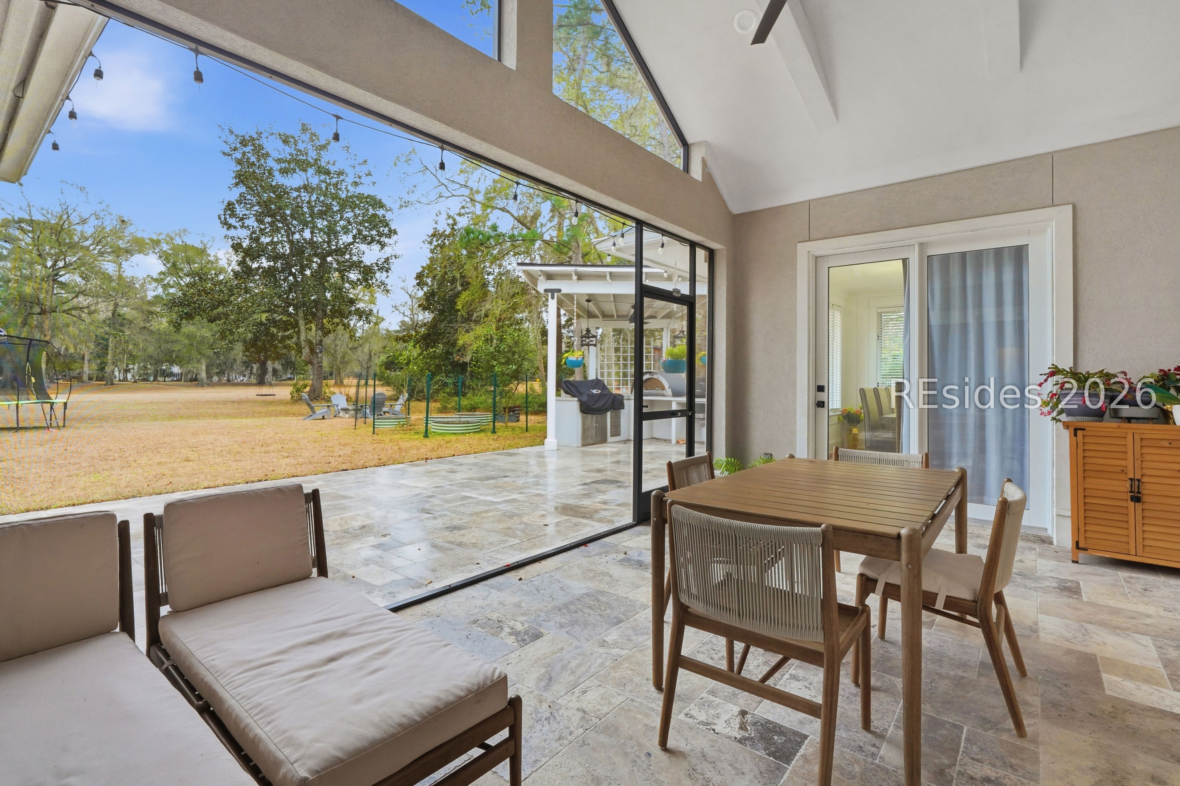 73 White Oaks Circle