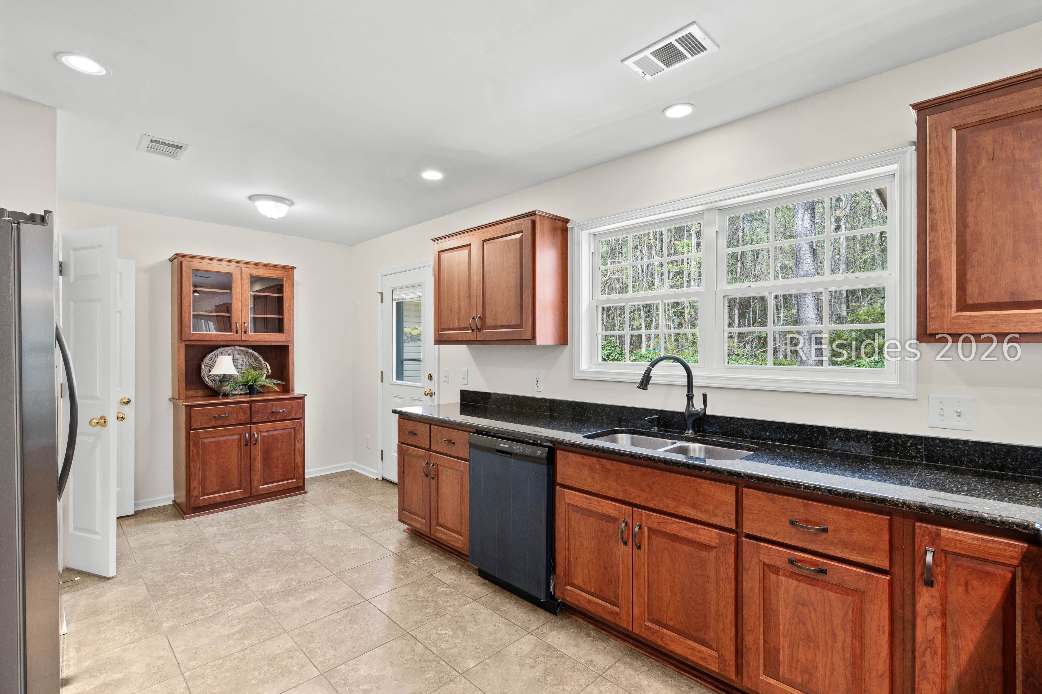 97 Ridgeland Lakes Drive