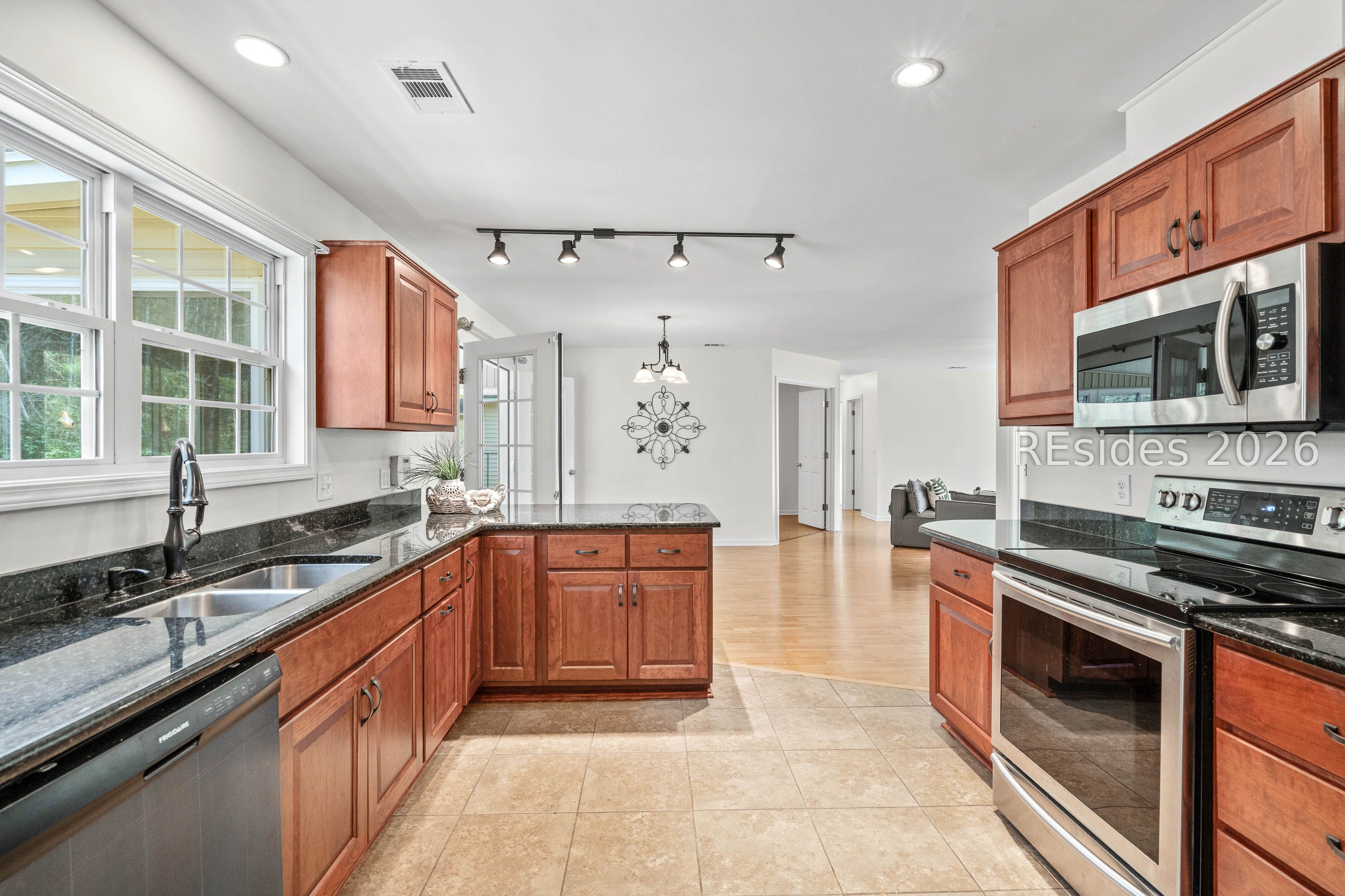 97 Ridgeland Lakes Drive