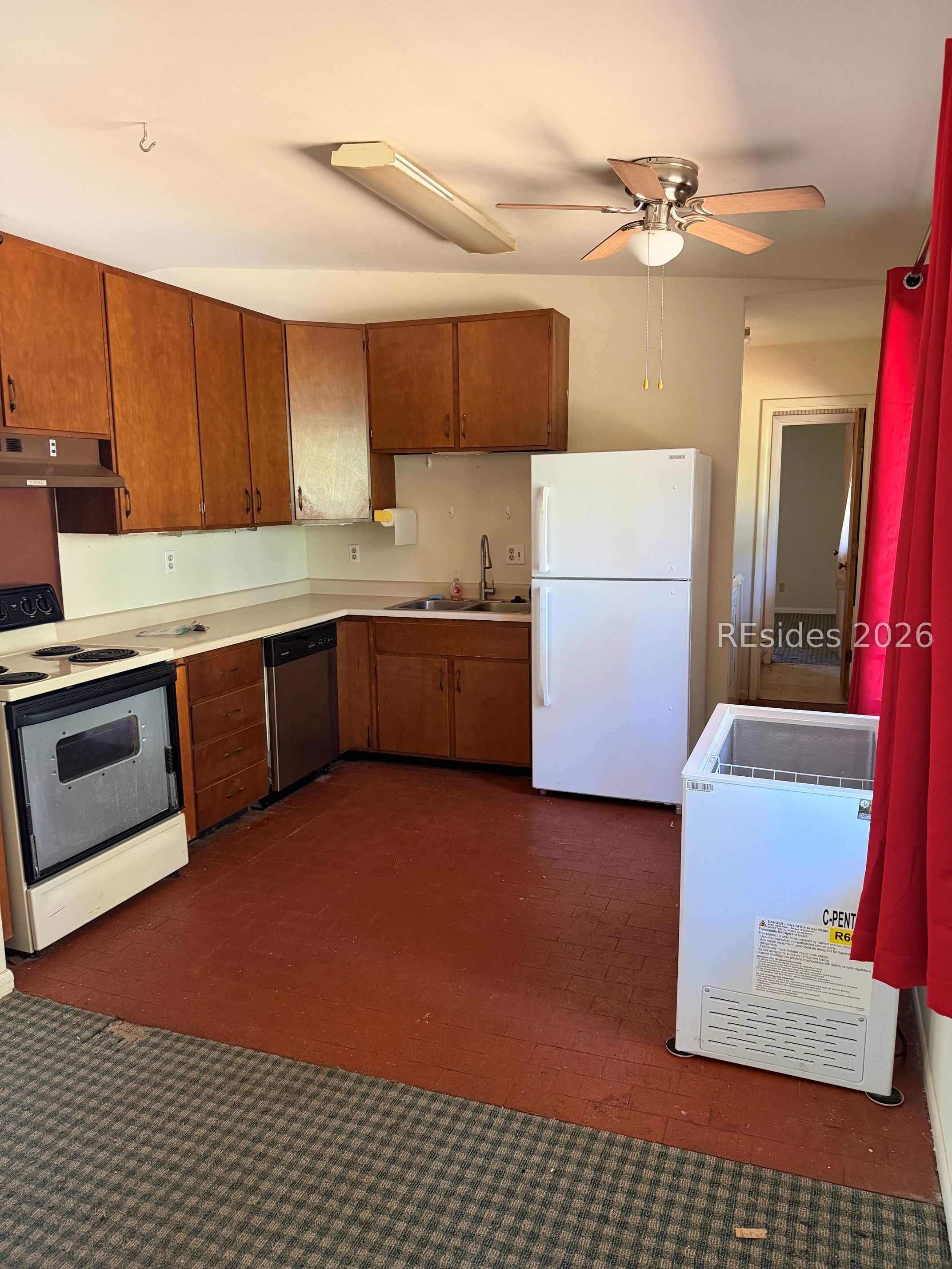 25 Bay Pines Drive