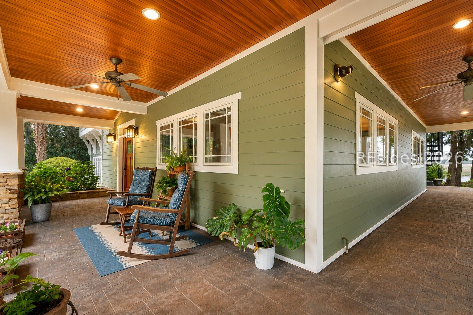 14 Comfort Point