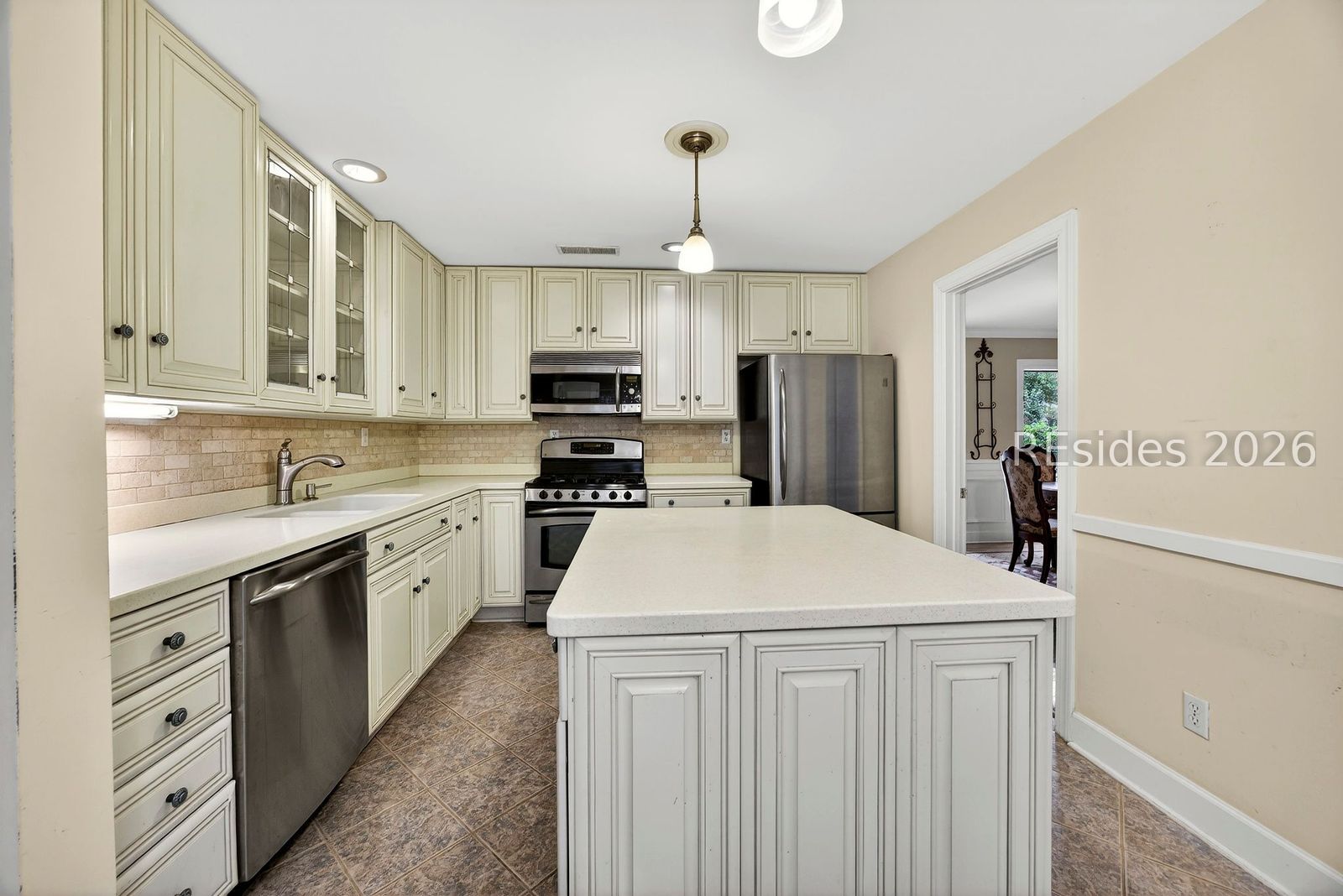 211 White Oaks Circle