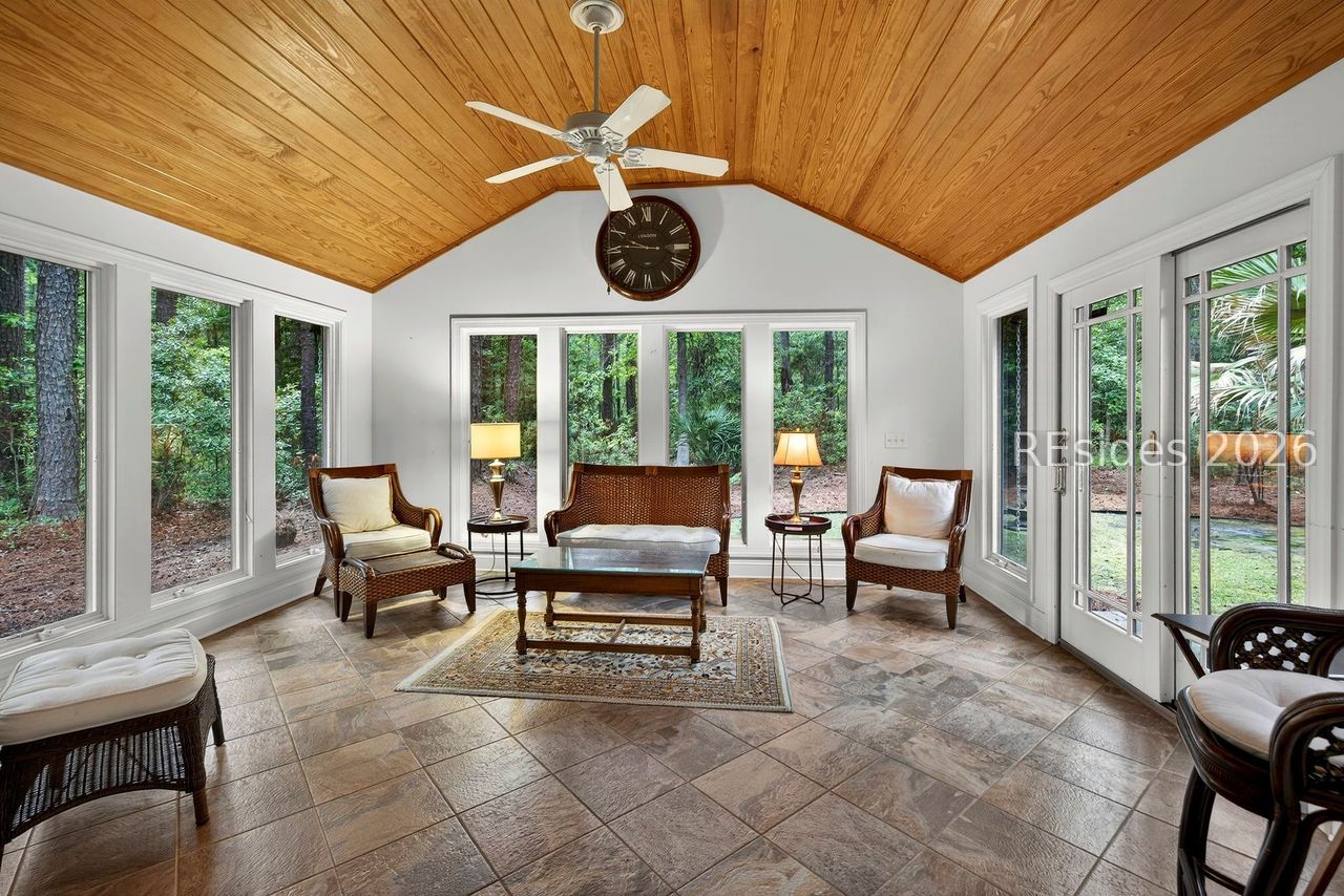 211 White Oaks Circle