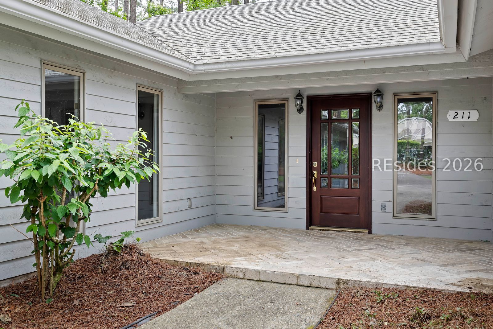 211 White Oaks Circle