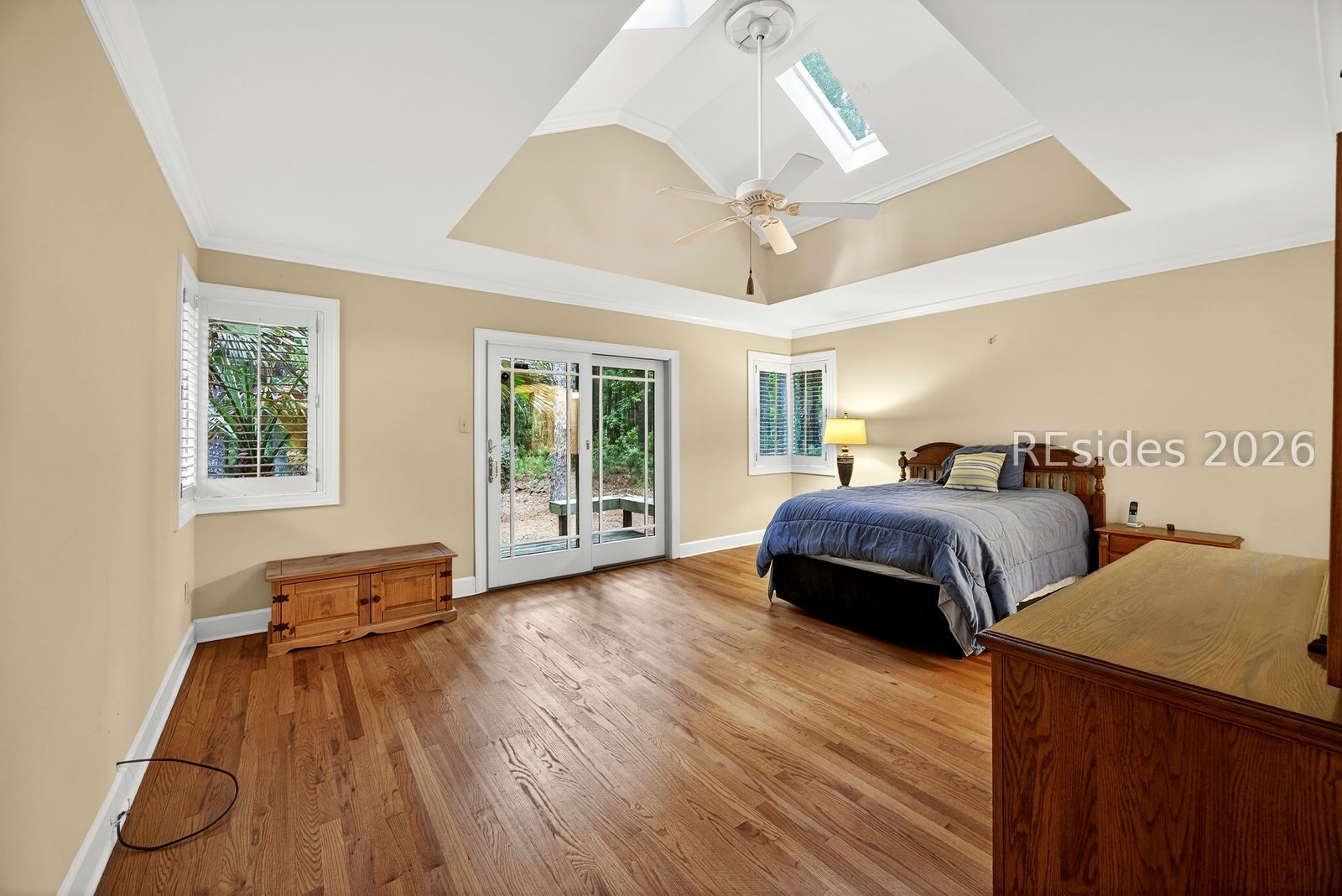 211 White Oaks Circle