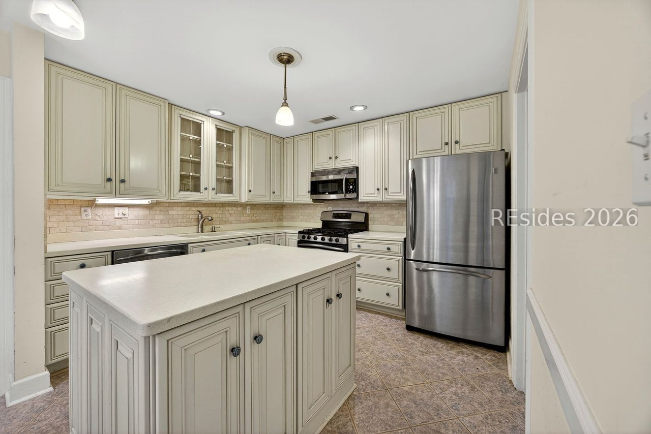 211 White Oaks Circle