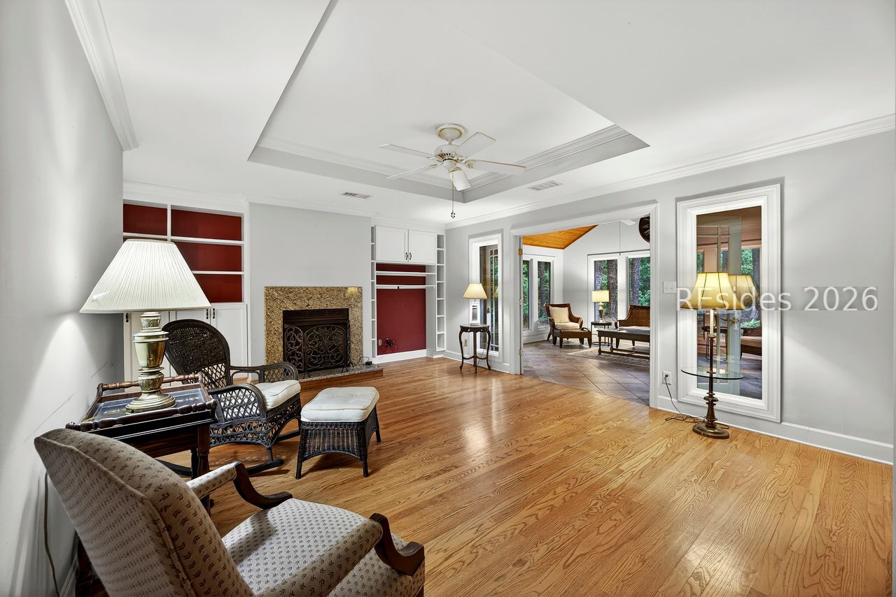 211 White Oaks Circle