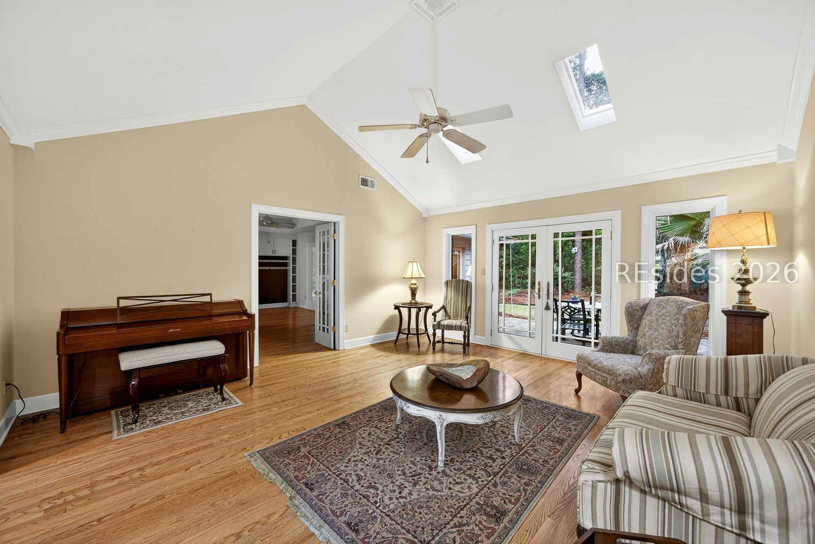 211 White Oaks Circle