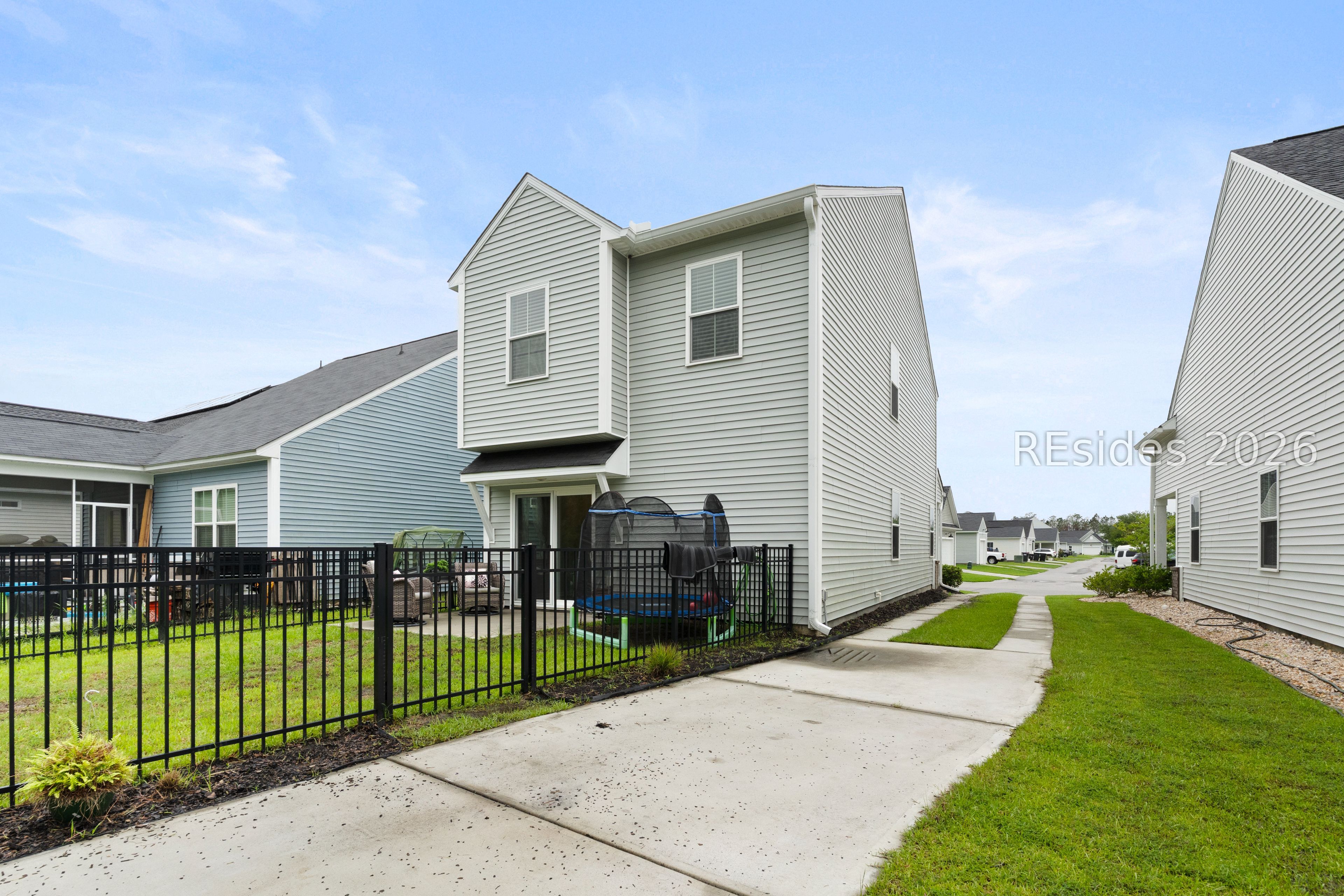 54 Garden Row Drive N