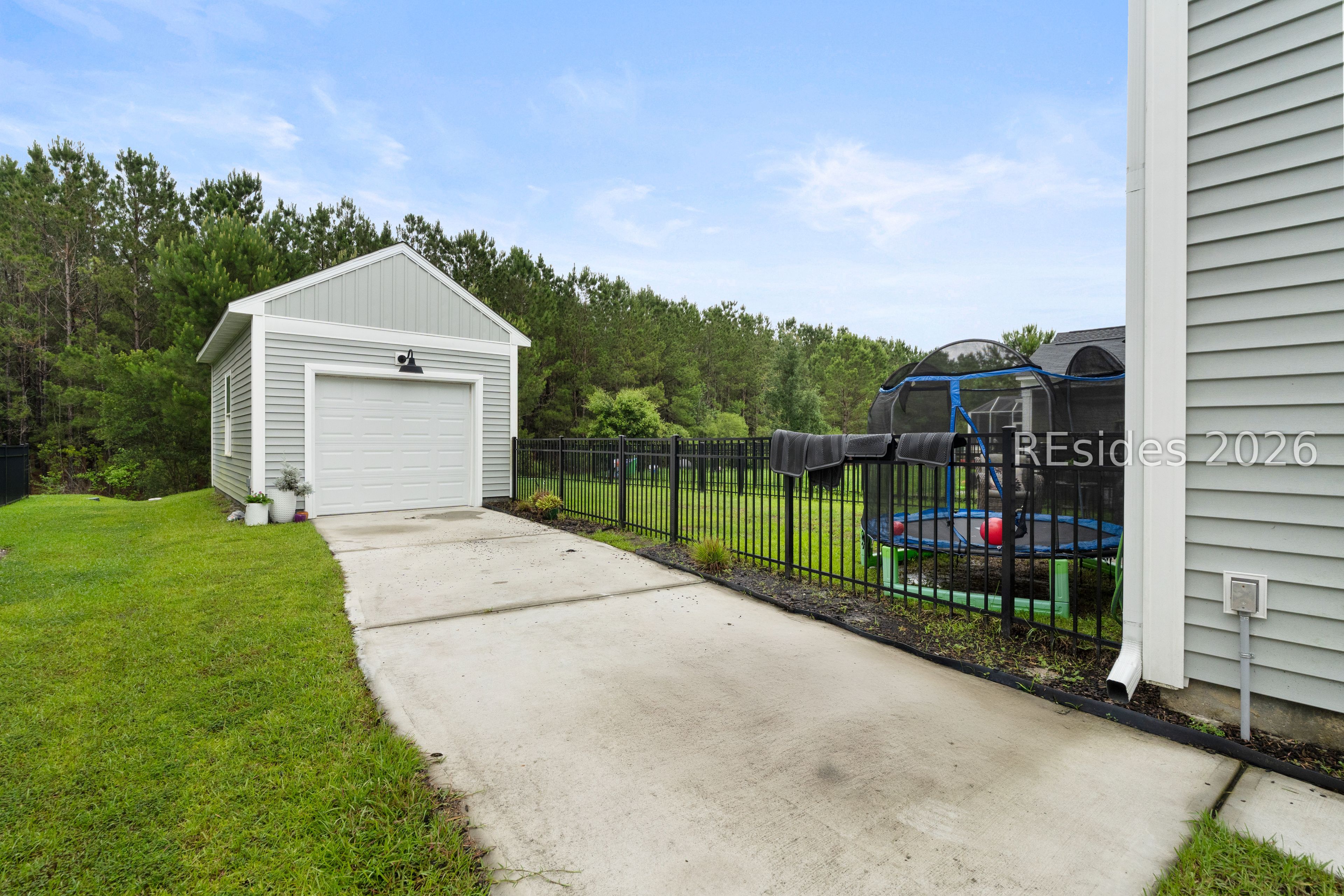 54 Garden Row Drive N