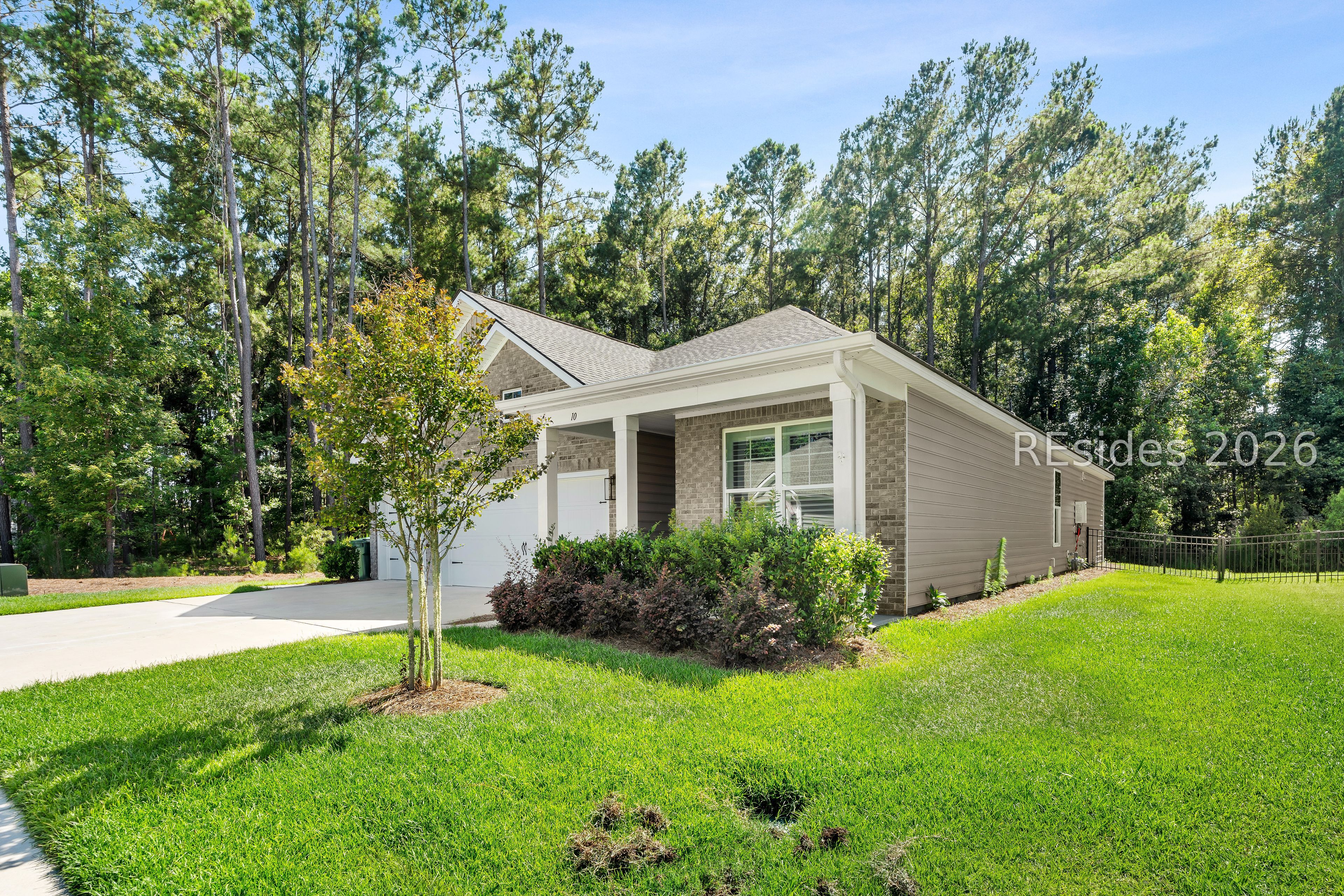 10 Runner Stone Road