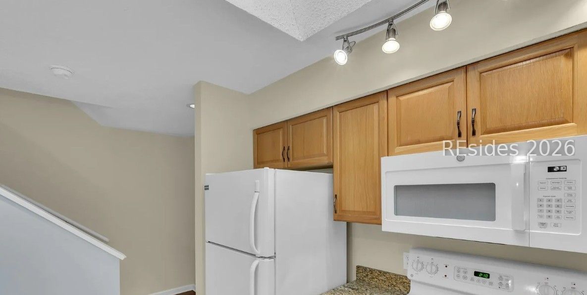 58 Pine Burr Road Unit: 58