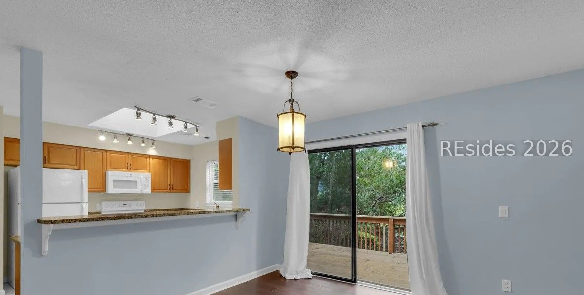 58 Pine Burr Road Unit: 58
