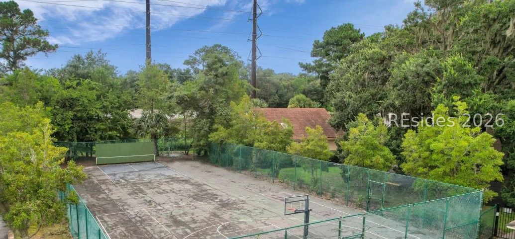 58 Pine Burr Road Unit: 58