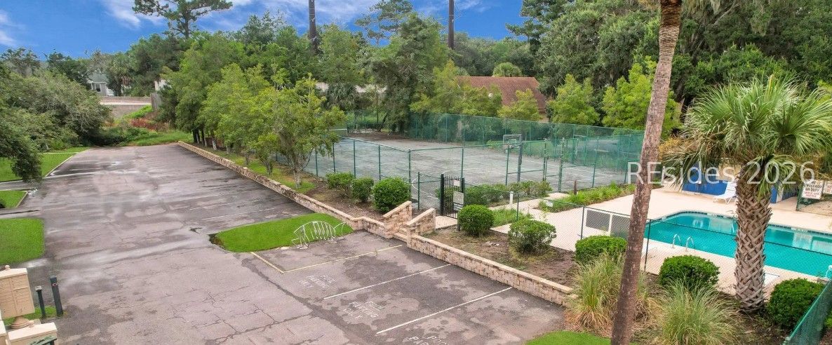 58 Pine Burr Road Unit: 58