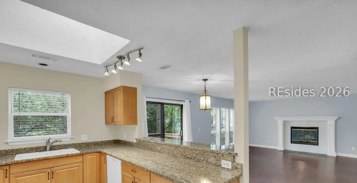 58 Pine Burr Road Unit: 58
