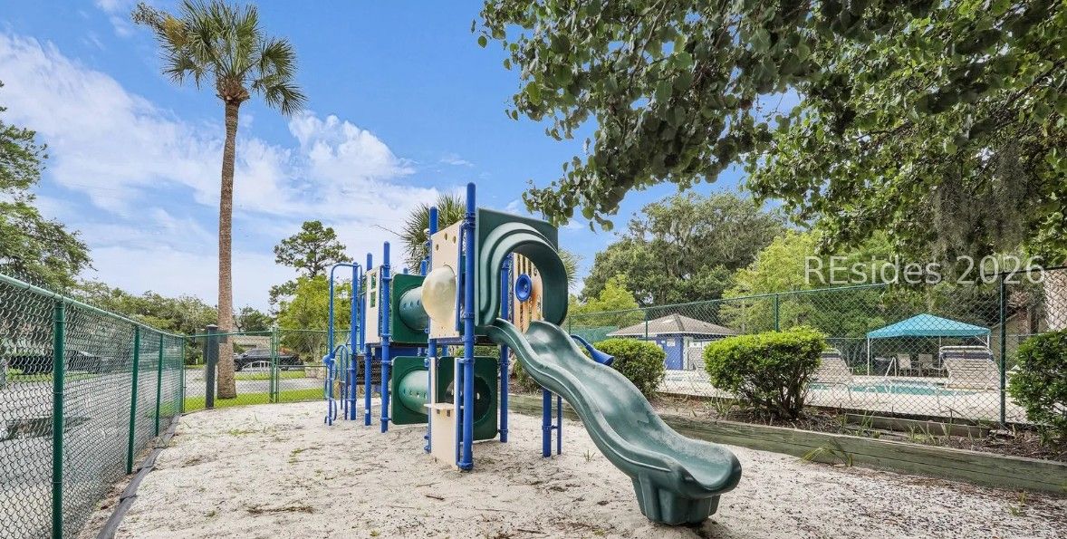 58 Pine Burr Road Unit: 58