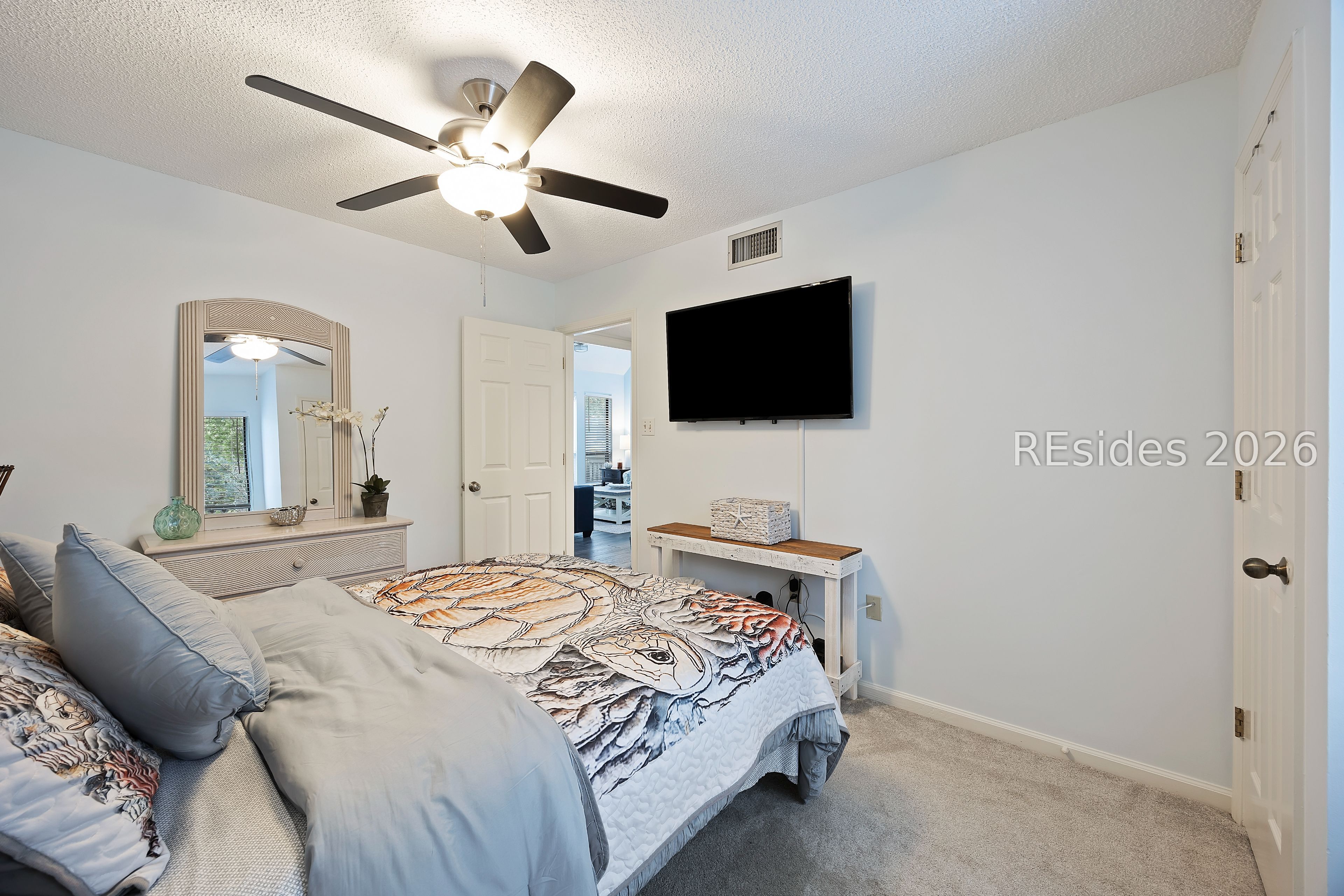 10 Compass Point Unit: 10B