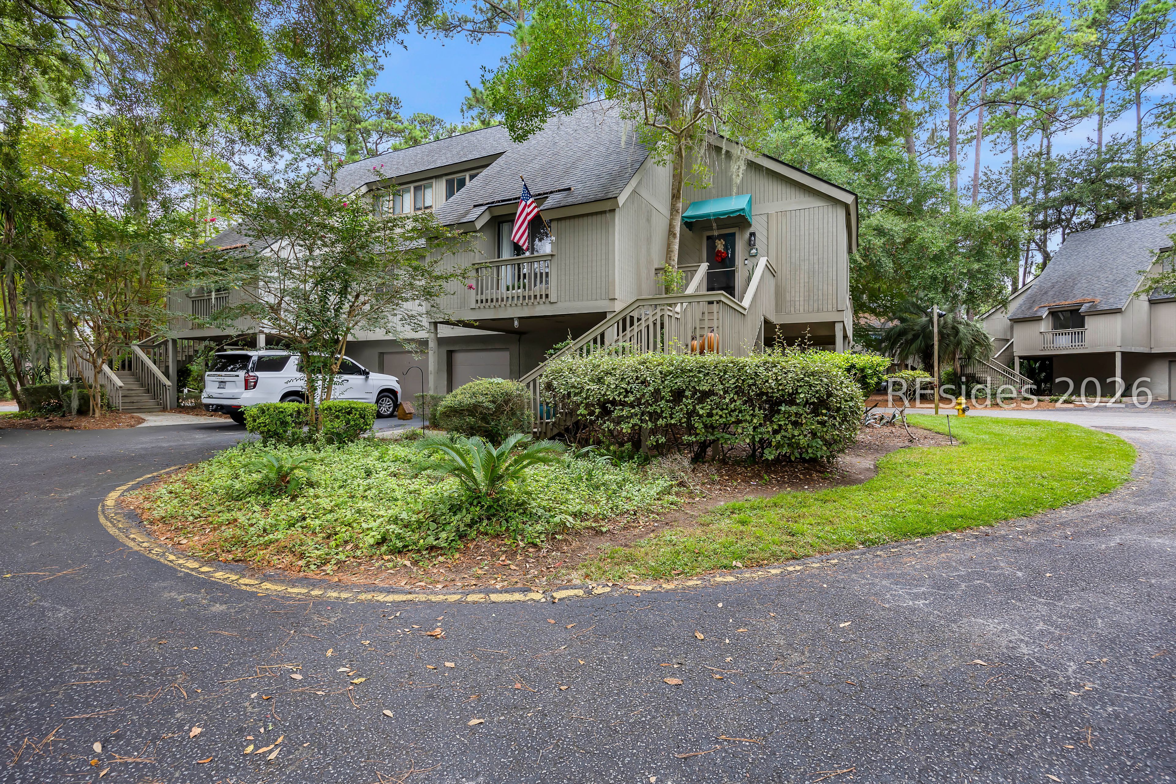 10 Compass Point Unit: 10B