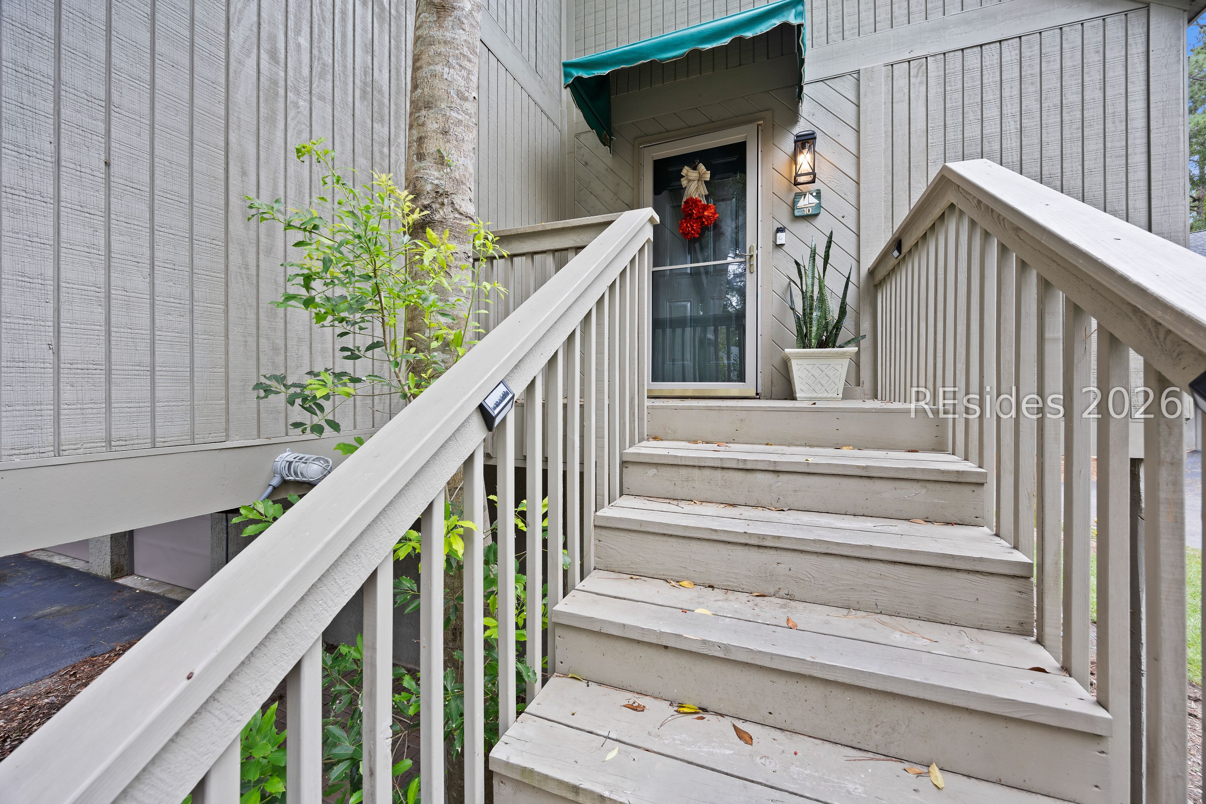 10 Compass Point Unit: 10B