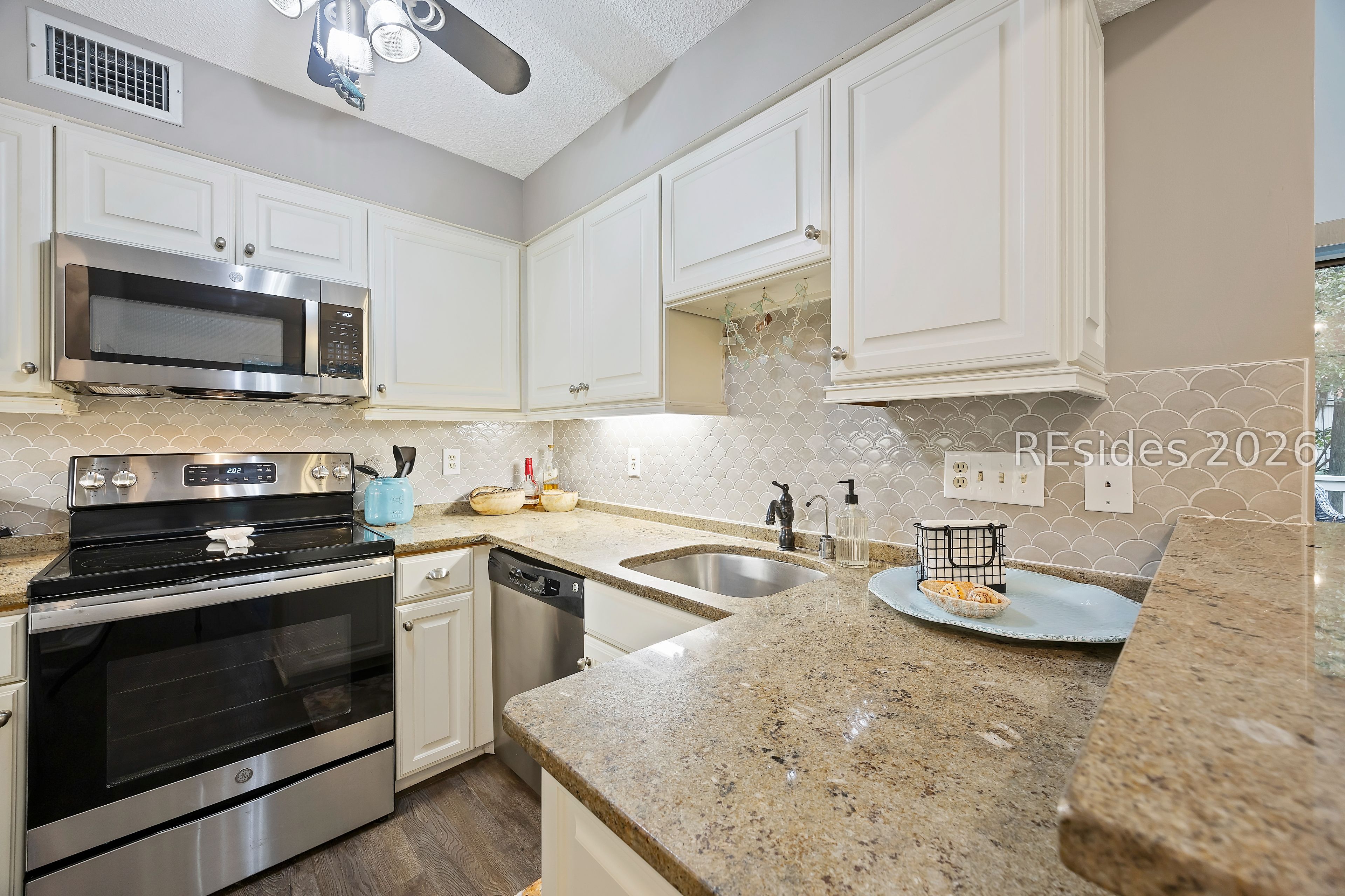 10 Compass Point Unit: 10B