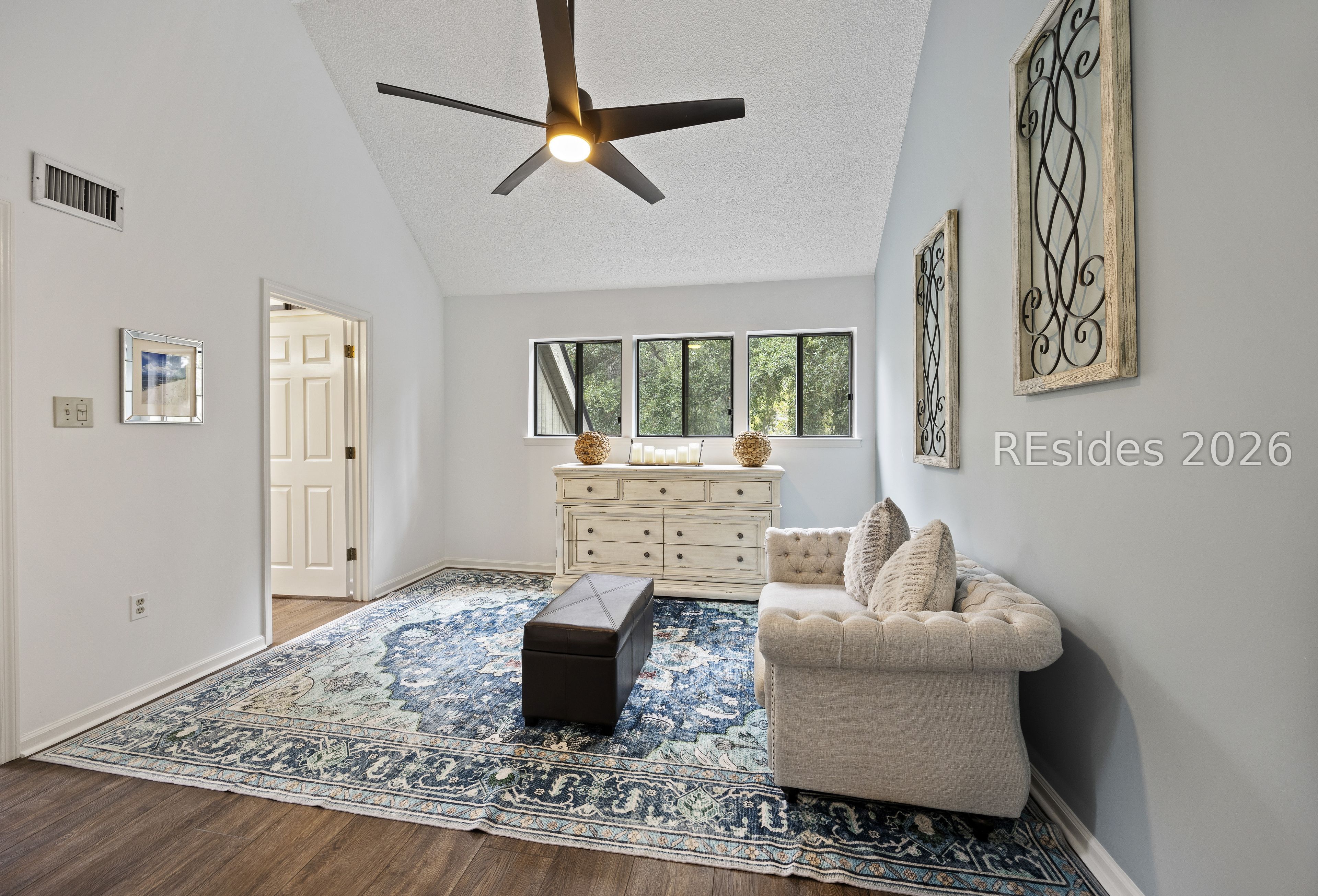 10 Compass Point Unit: 10B
