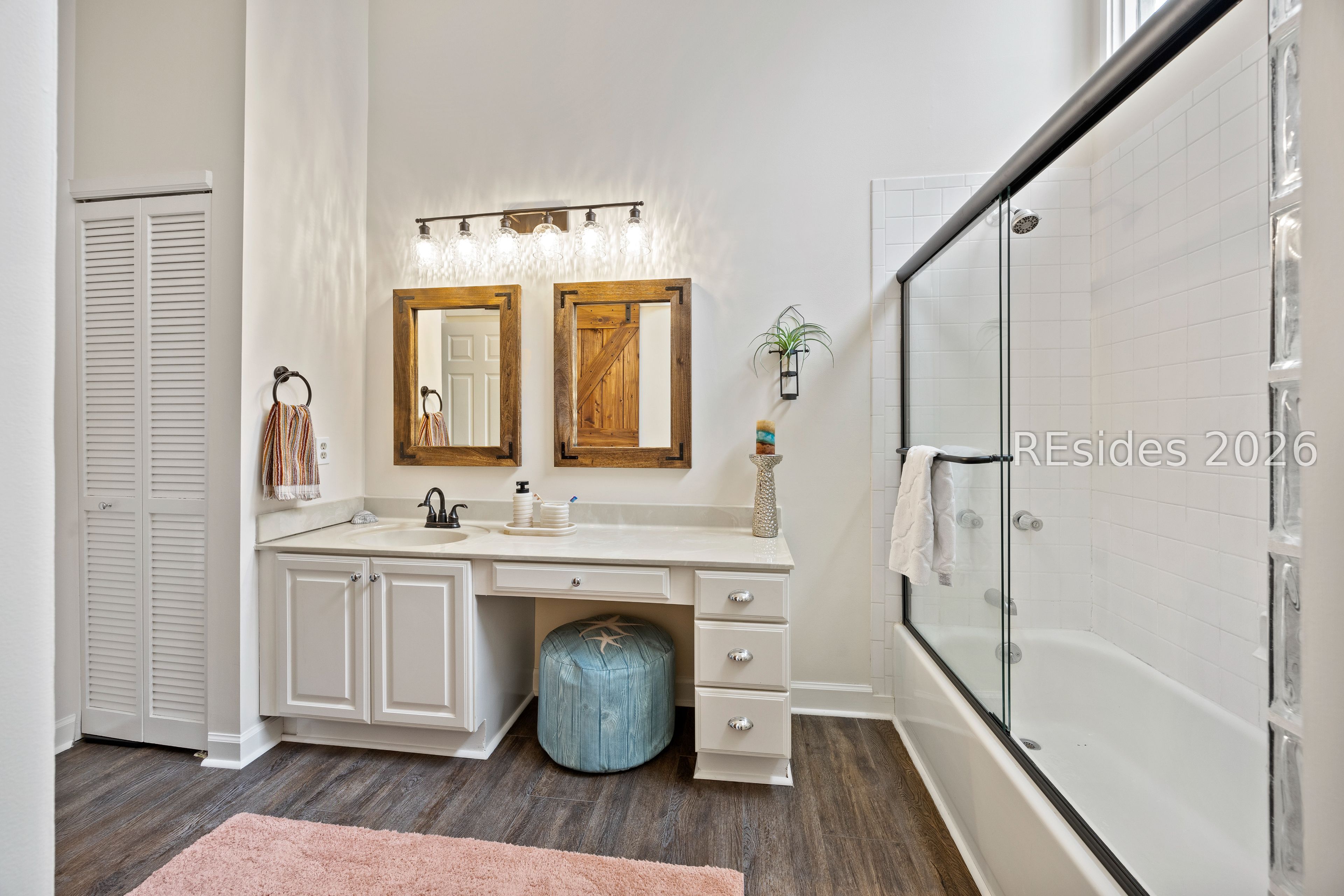 10 Compass Point Unit: 10B