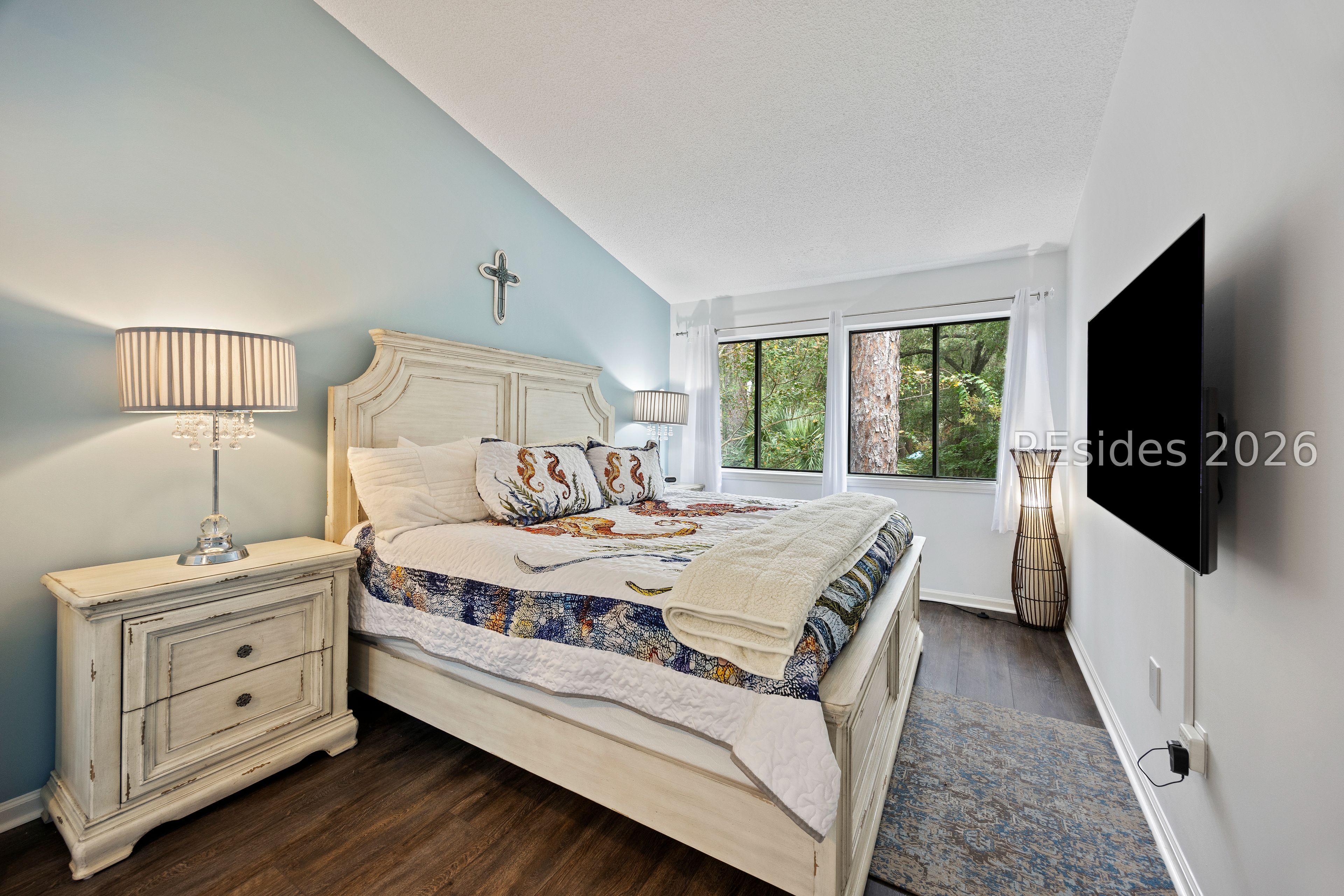 10 Compass Point Unit: 10B