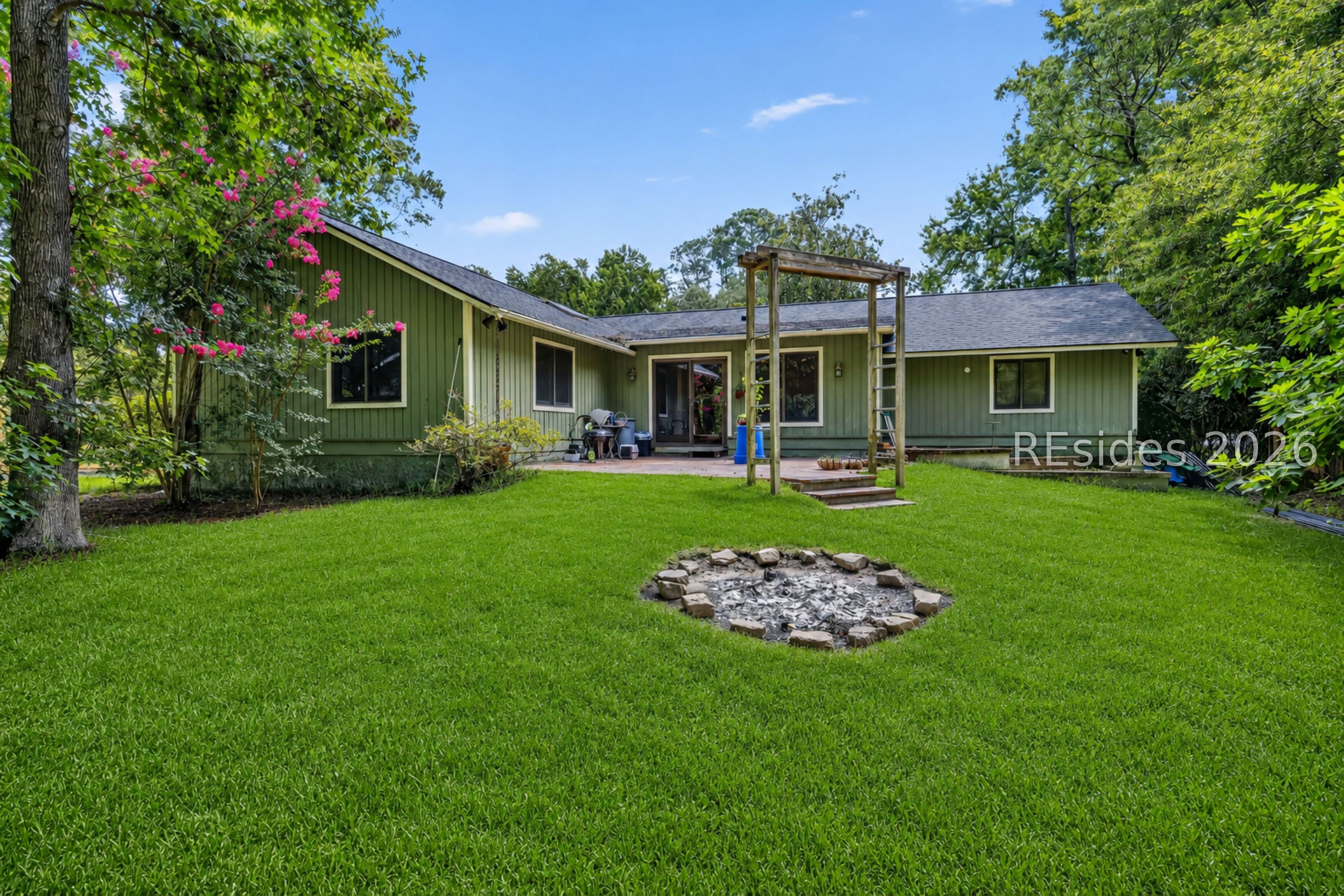 7 Bay Pines Drive