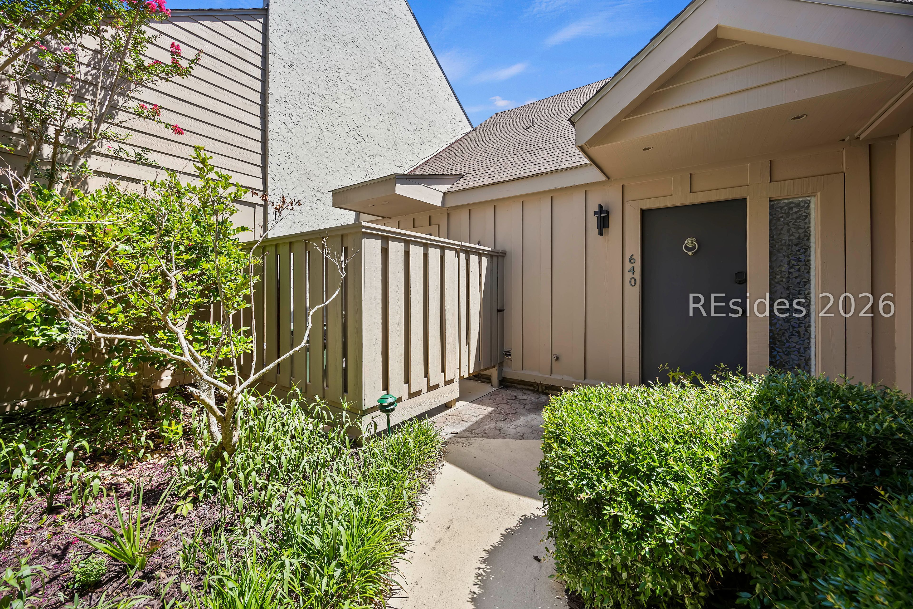 45 Queens Folly Road Unit: 640