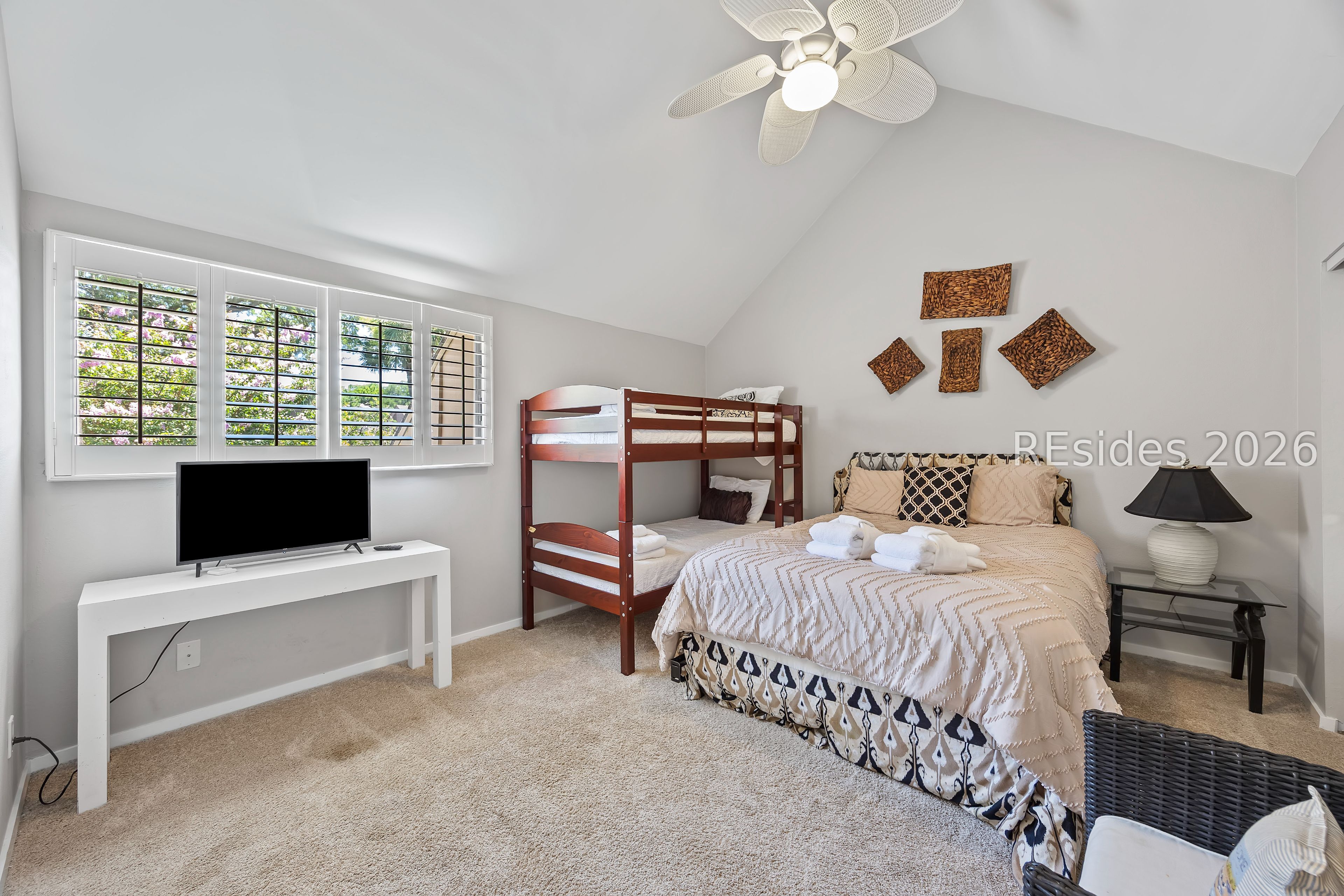 45 Queens Folly Road Unit: 640