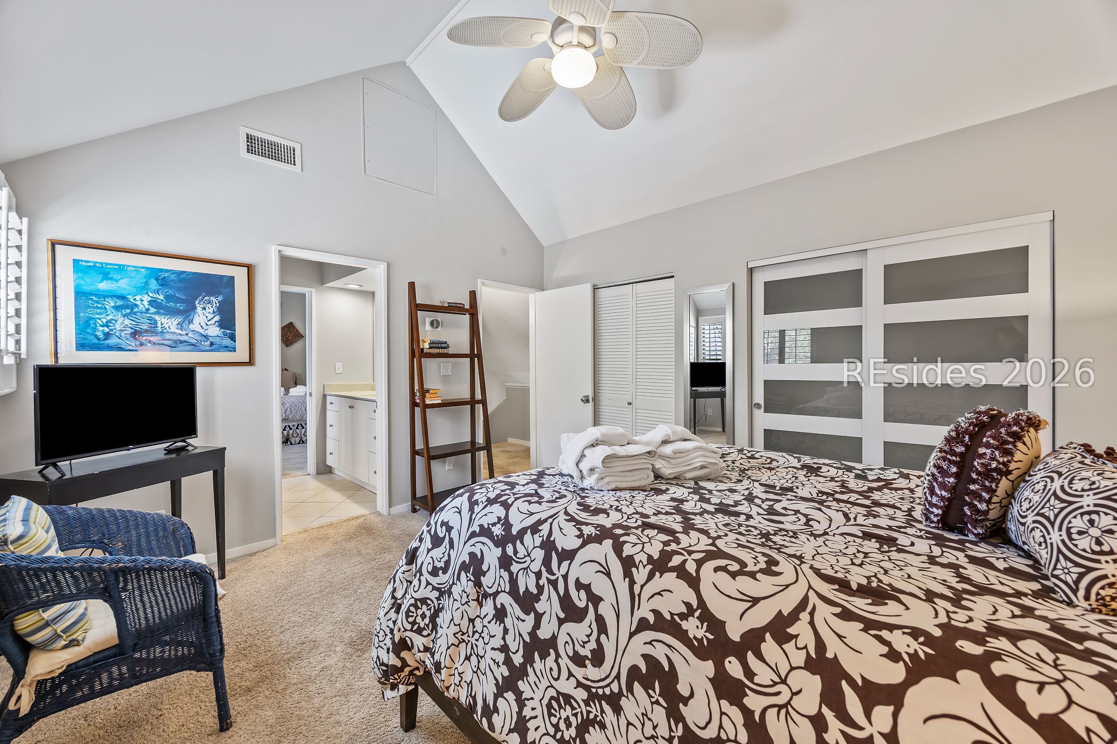 45 Queens Folly Road Unit: 640