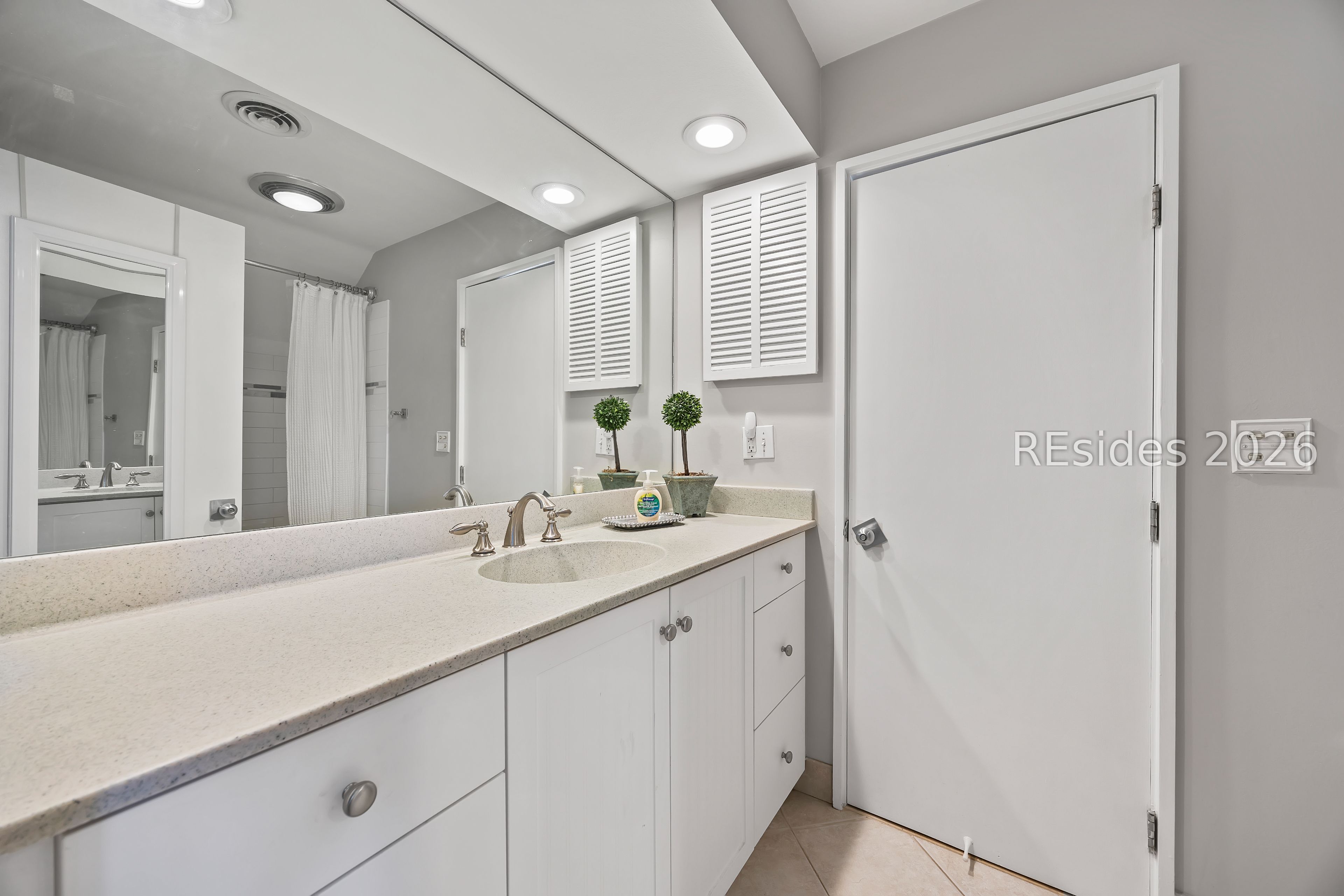 45 Queens Folly Road Unit: 640