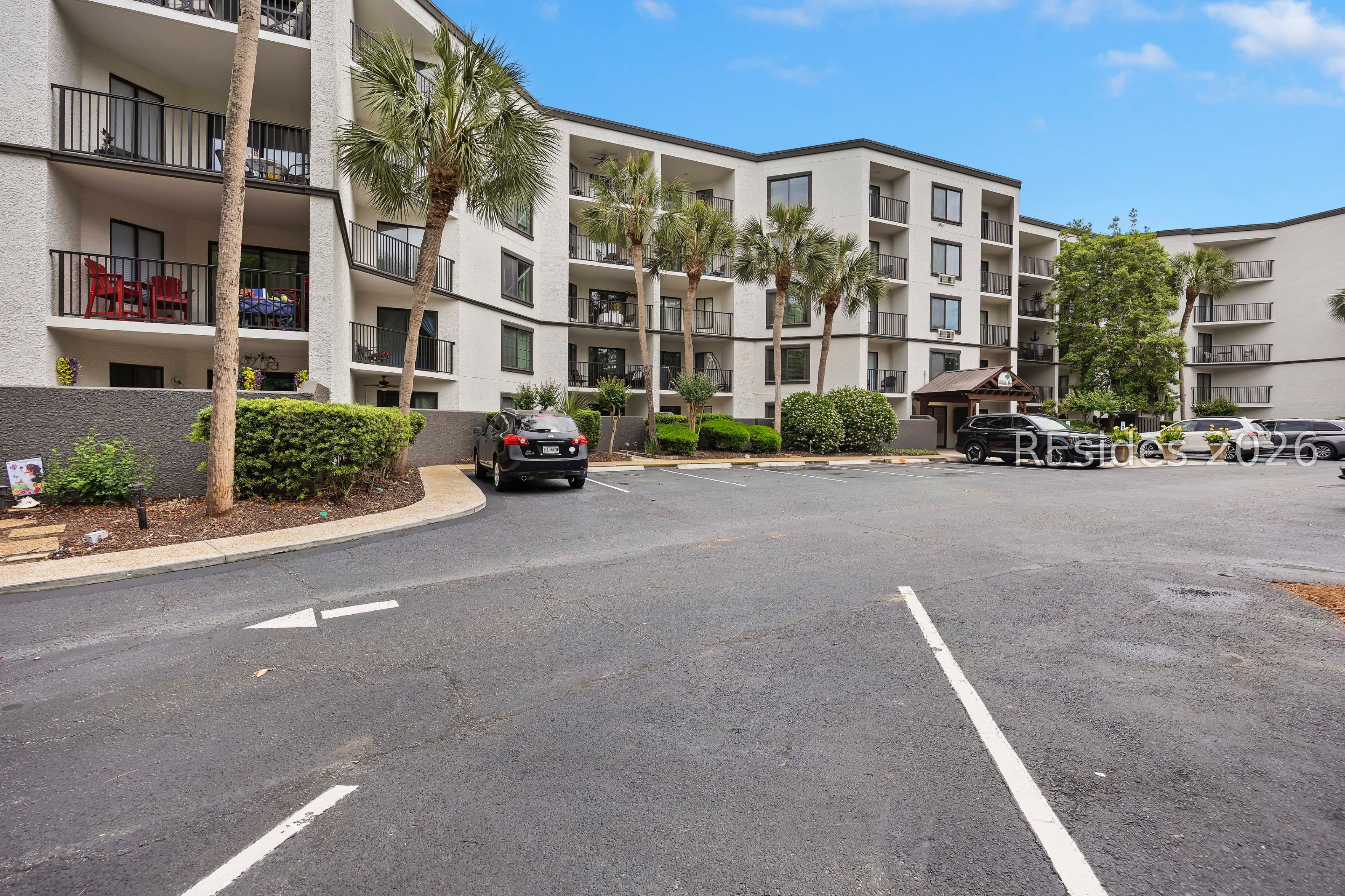10 Lemoyne Avenue Unit: 413