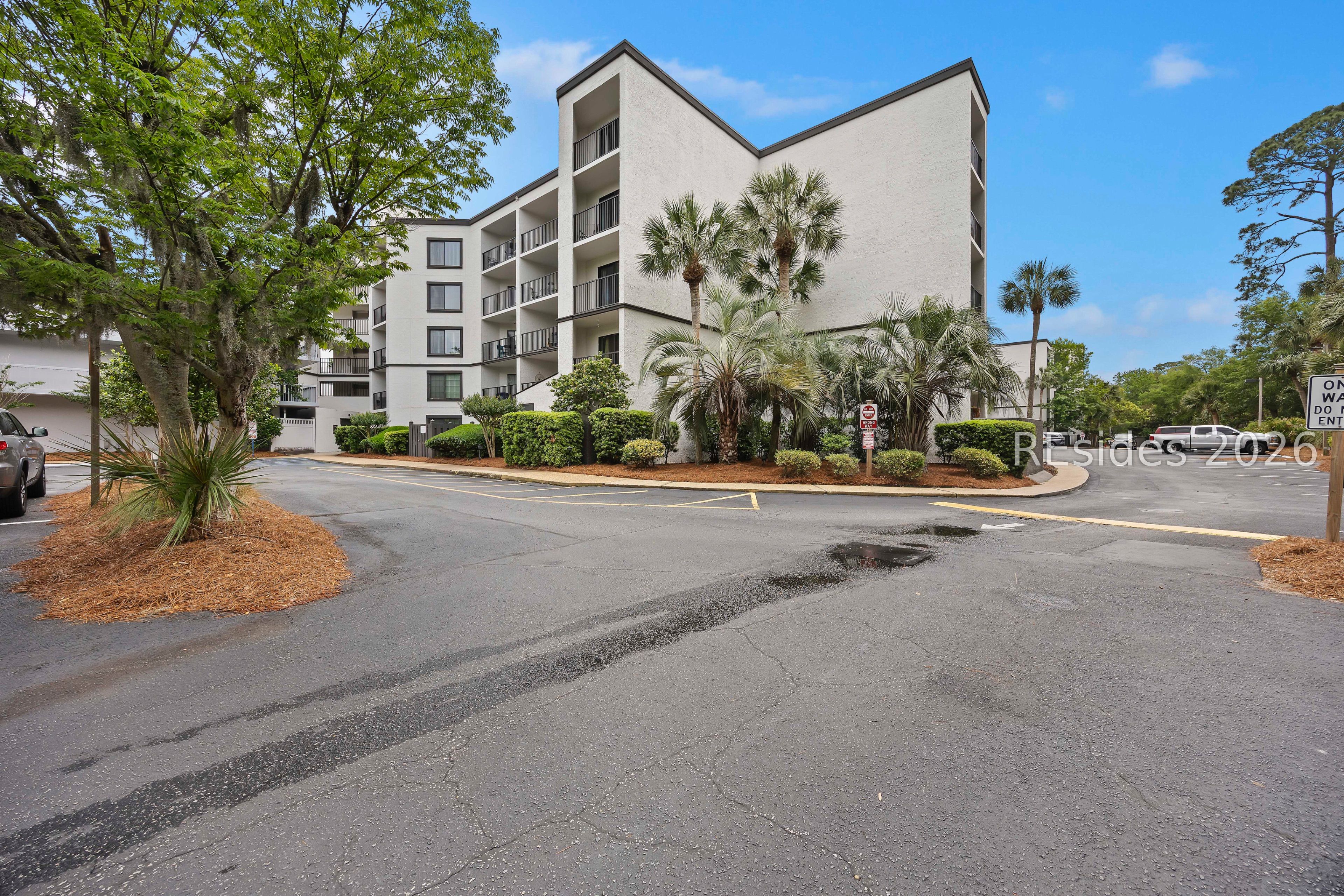 10 Lemoyne Avenue Unit: 413