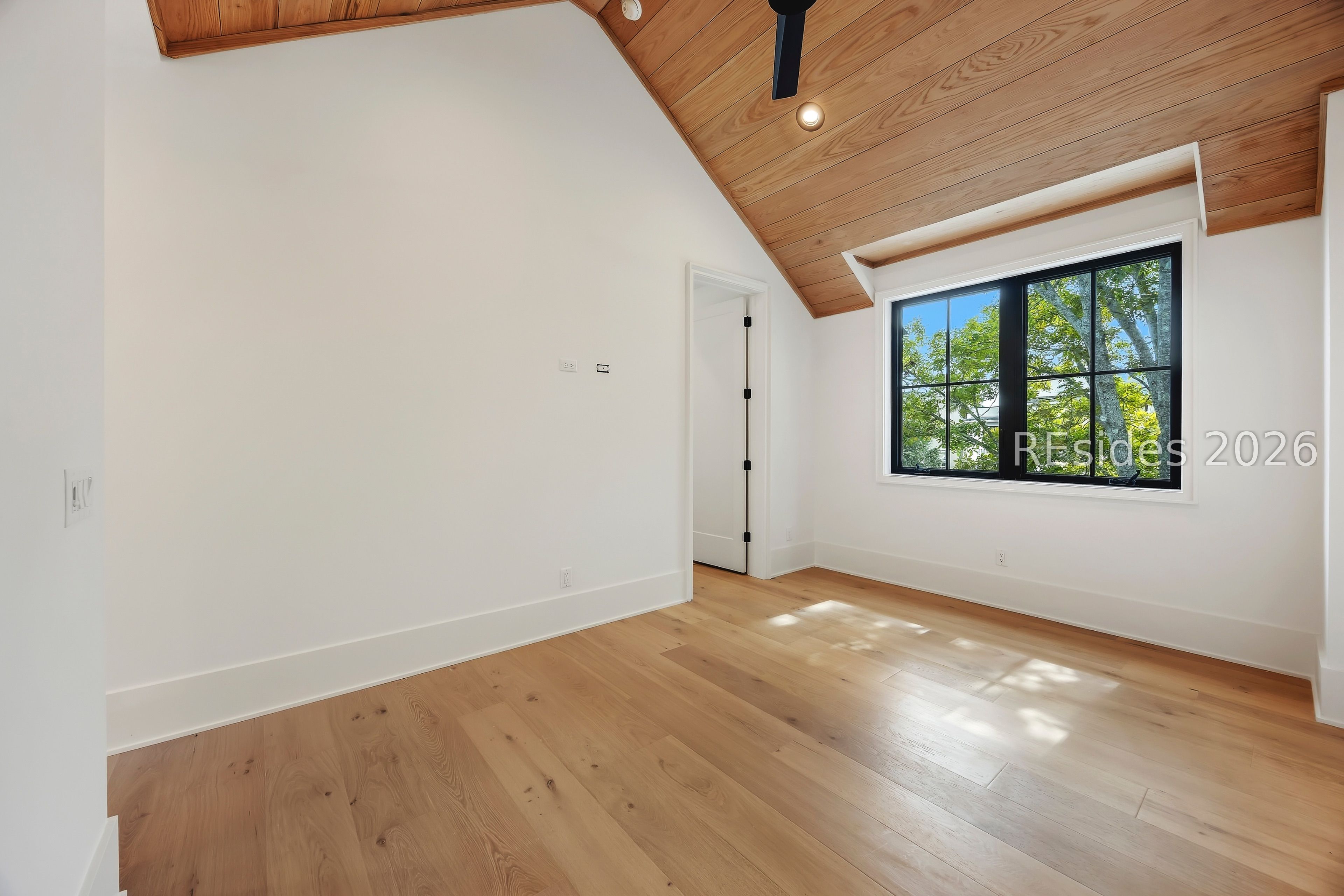 92 Harbour Passage