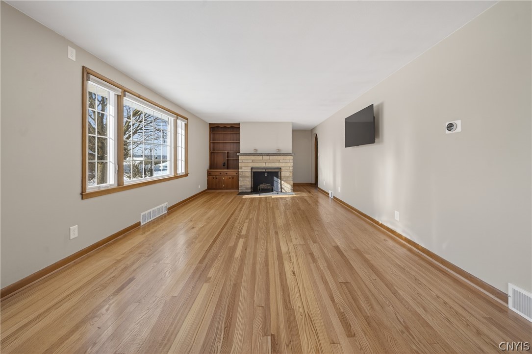 106 West Dauenhauer Street