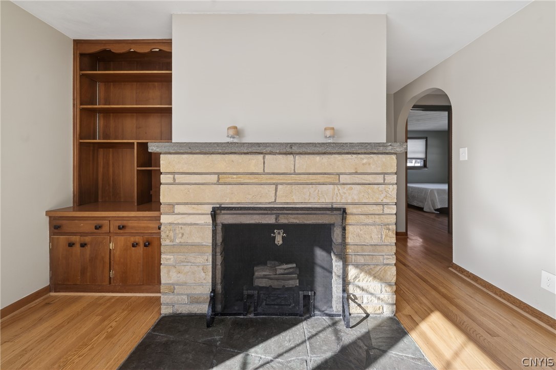 106 West Dauenhauer Street