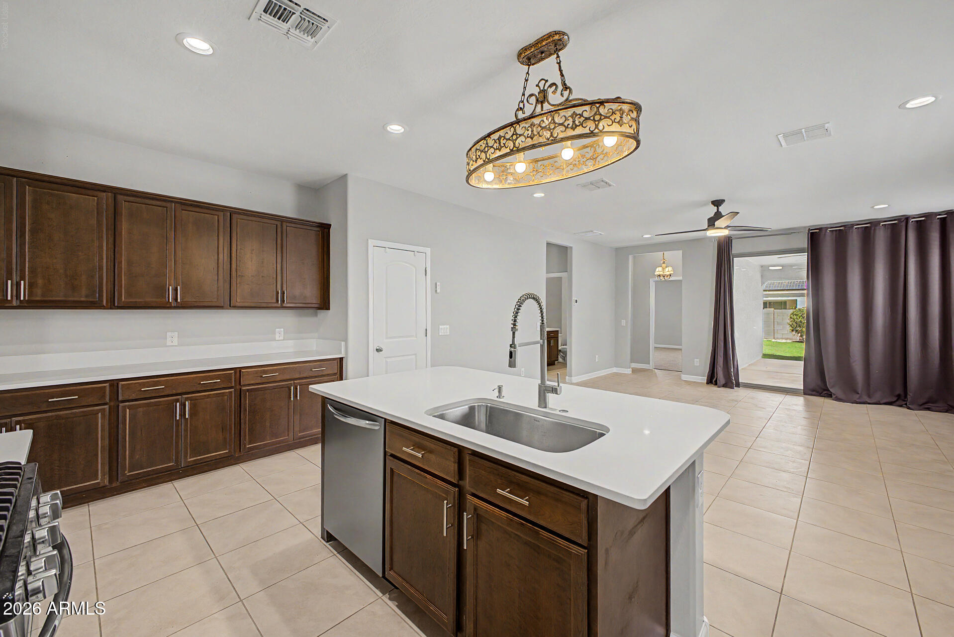 658 W BELMONT RED Trail