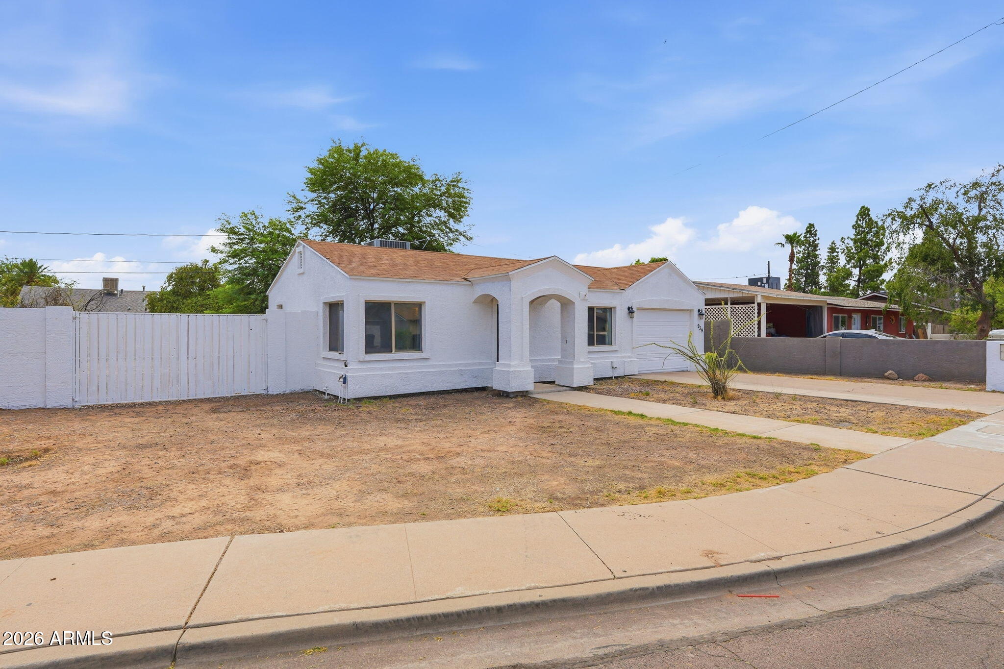 939 S PIONEER