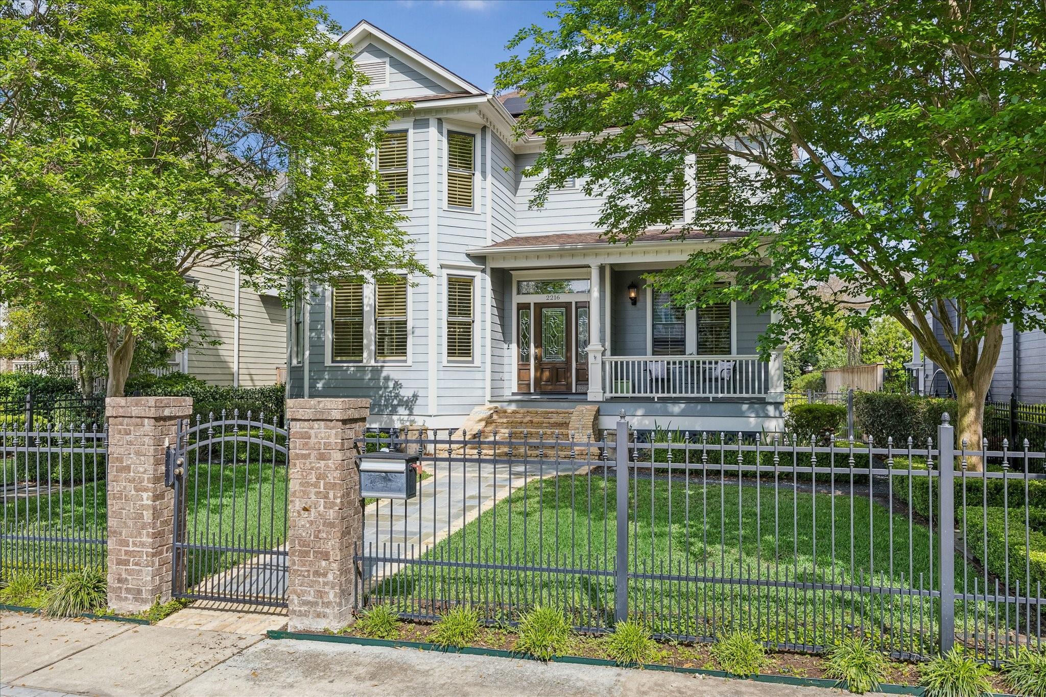 2216 Arlington Street