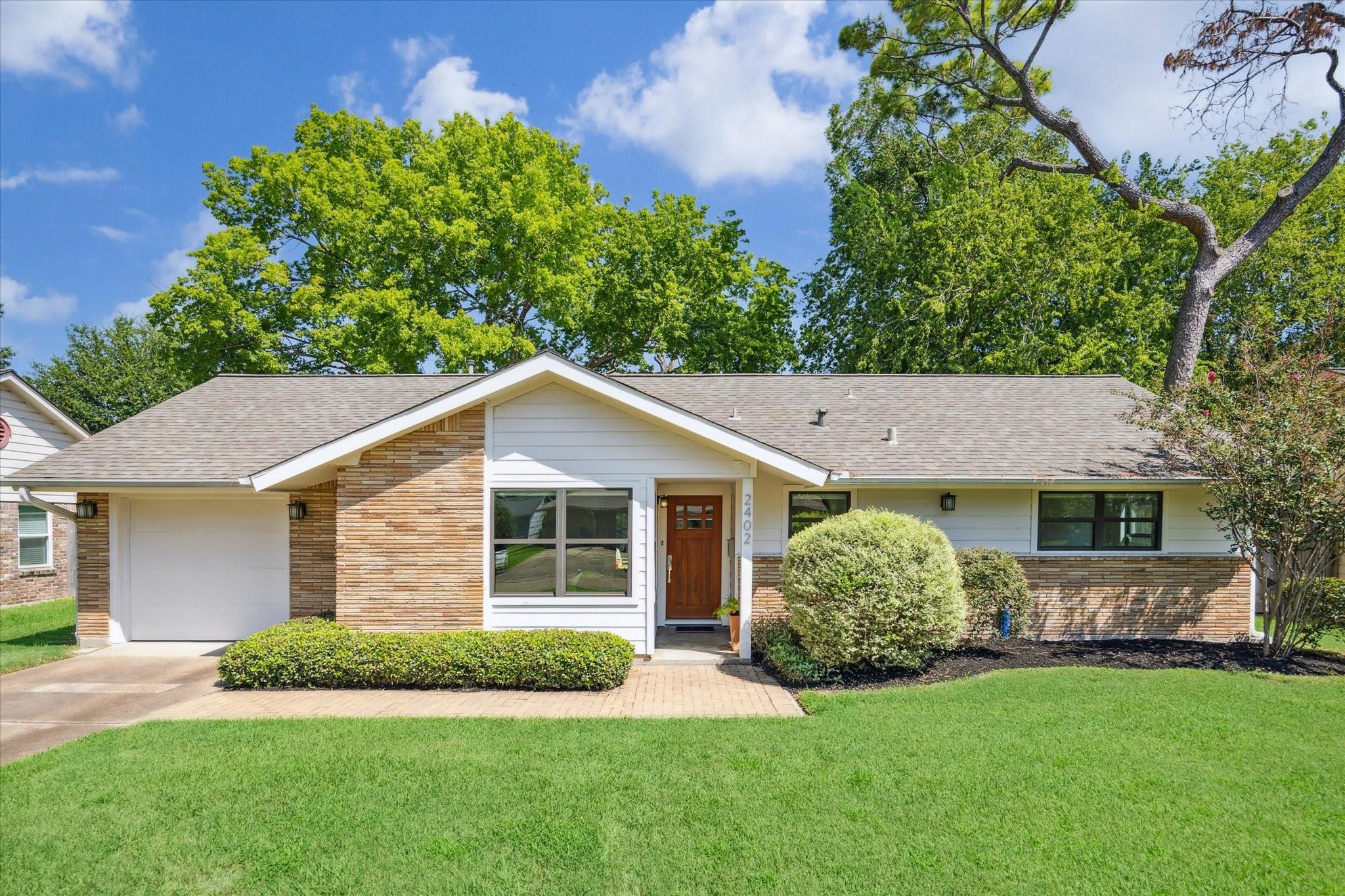 2402 Bron Holly Dr, Houston