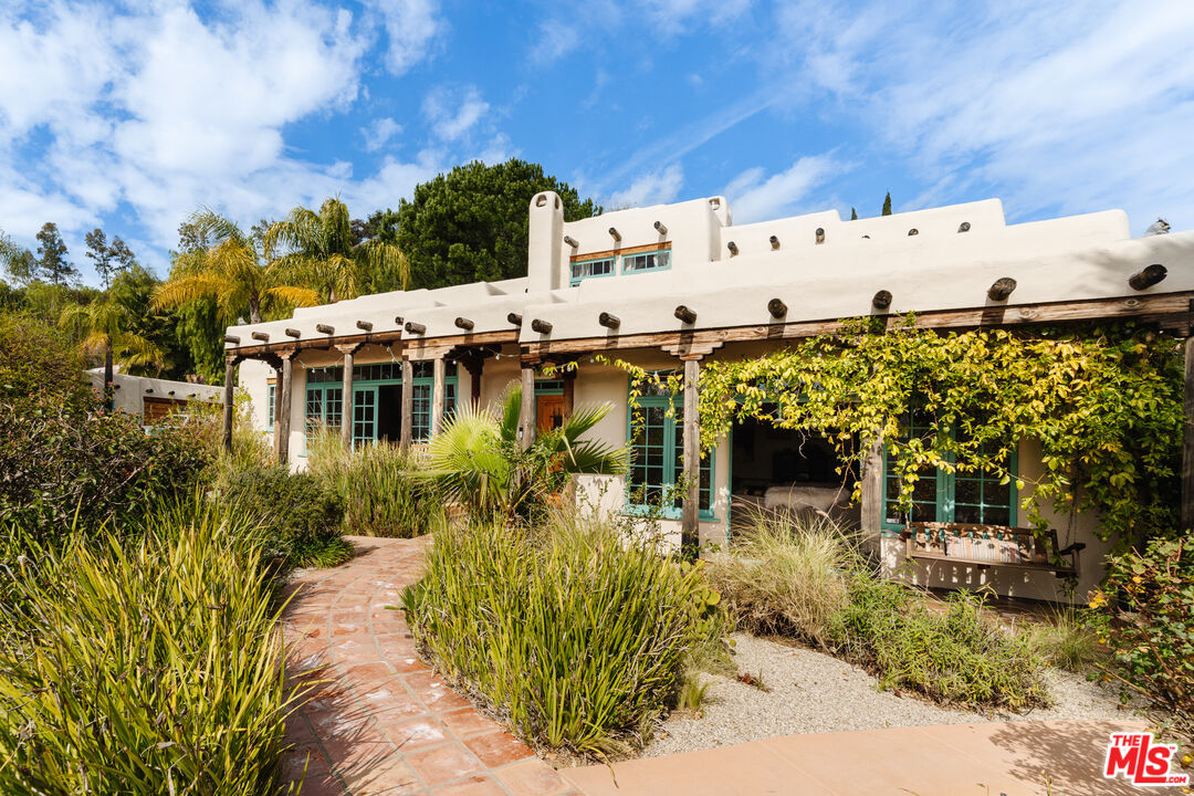 2865 Marquette Dr