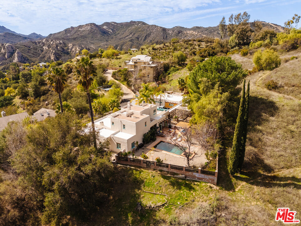 2865 Marquette Dr