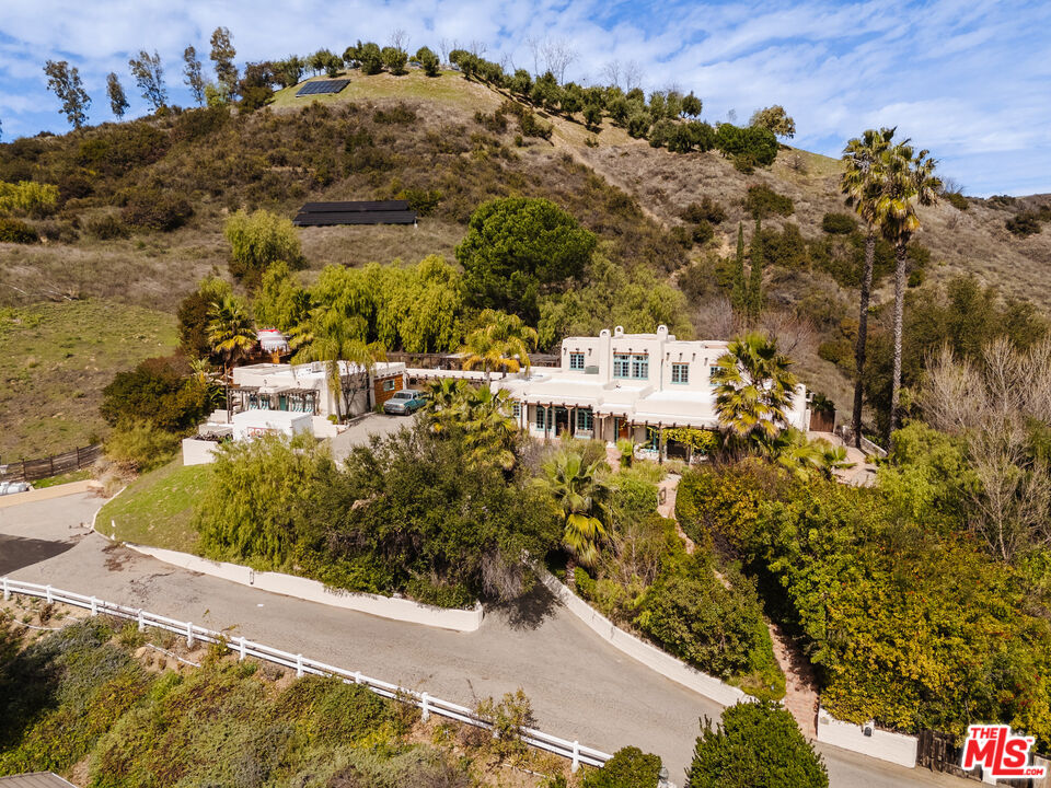 2865 Marquette Dr