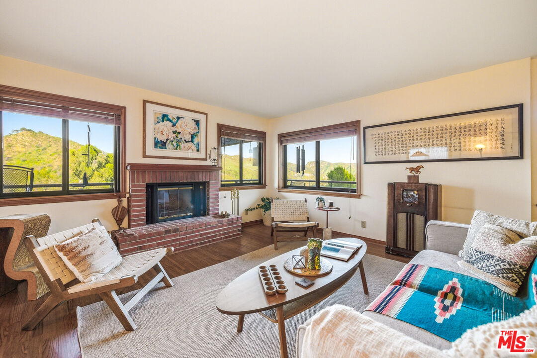 19818 Valley View Dr