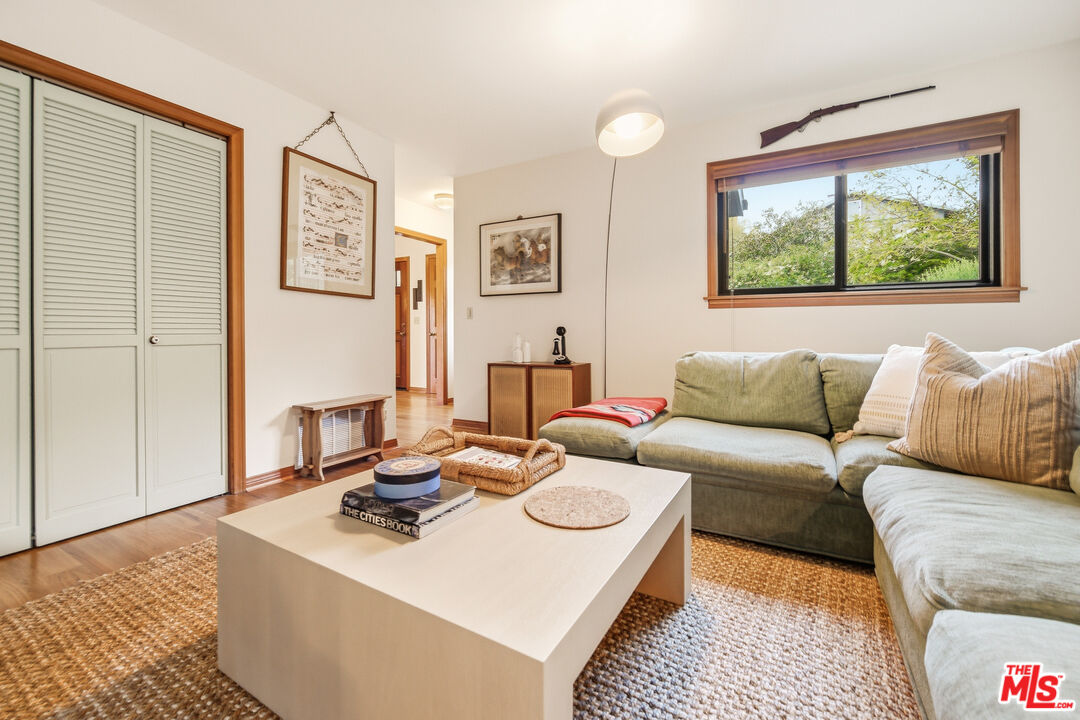 19818 Valley View Dr