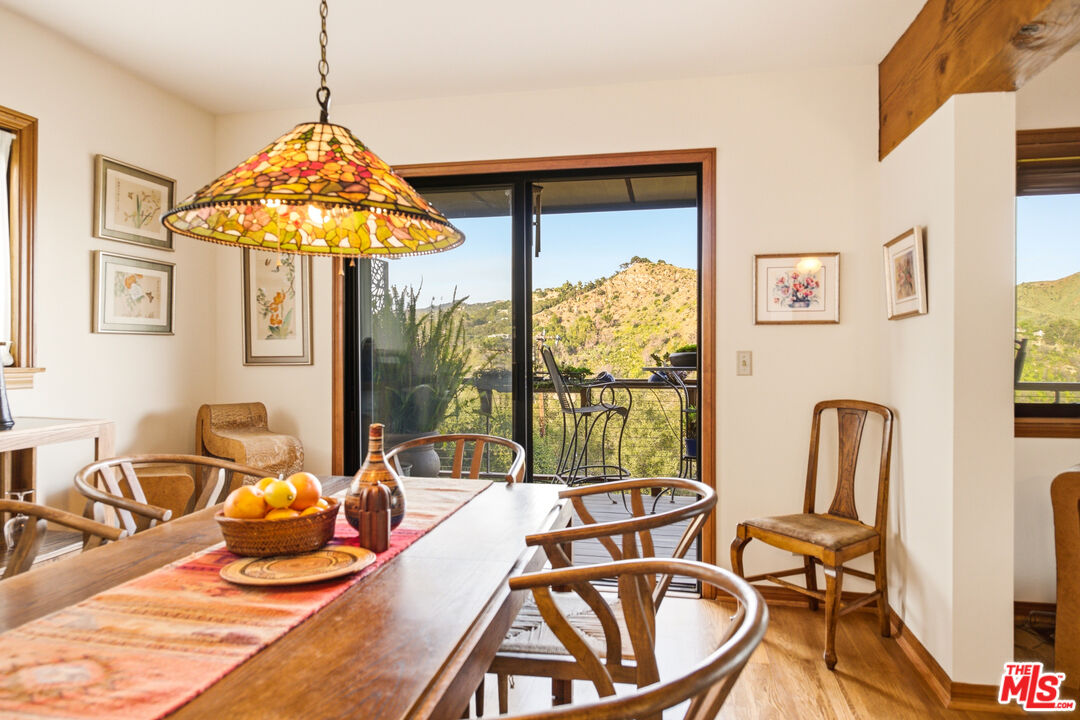 19818 Valley View Dr